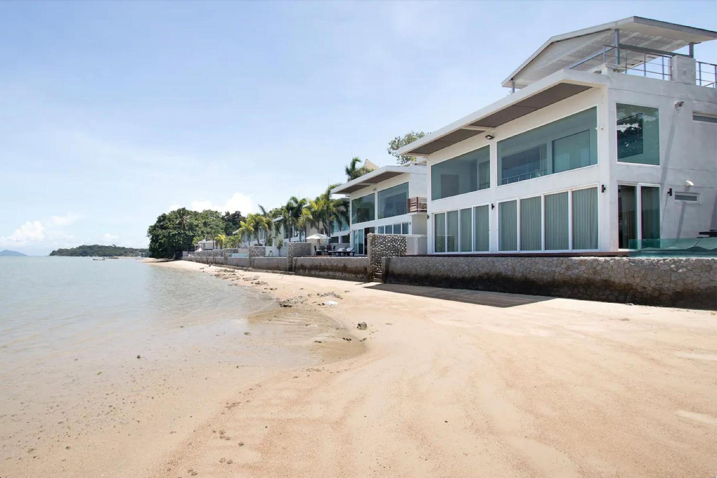 Hotel Raya Beachloft - Image 1
