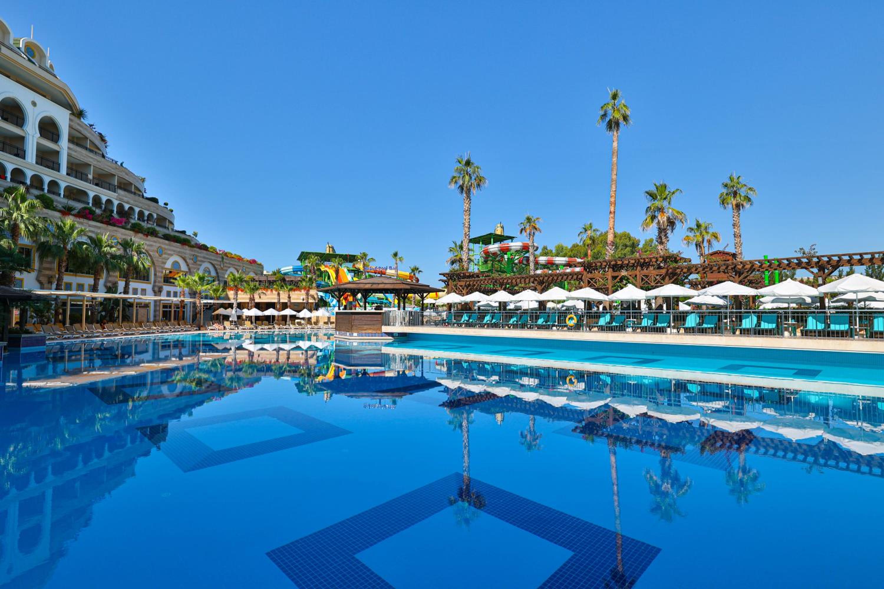 Side Vacations - Crystal Sunset Luxury Resort  Spa - Ultimate All Inclusive - Property Image 3