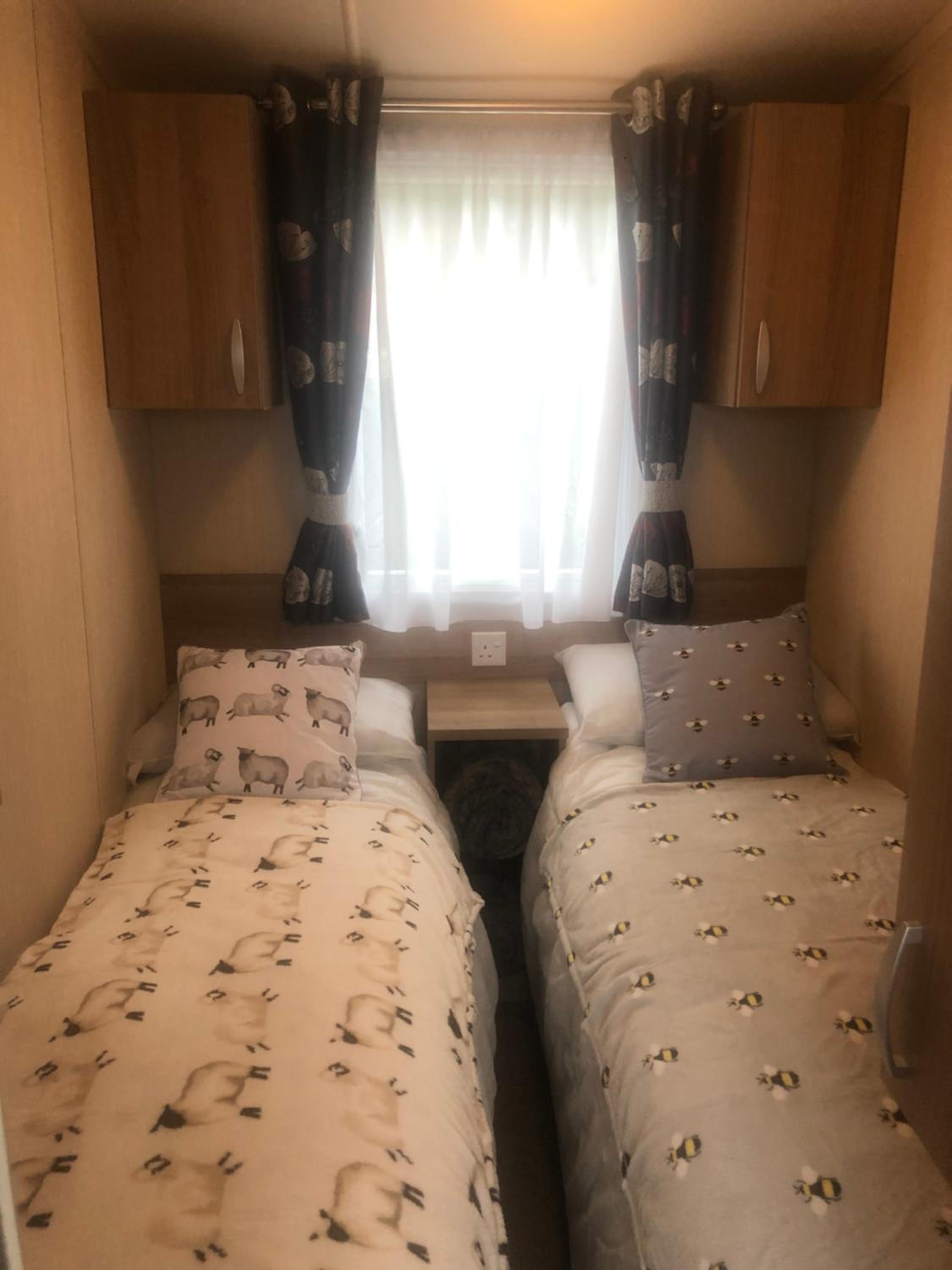 Cosy holiday caravan minutes from the beach view 2