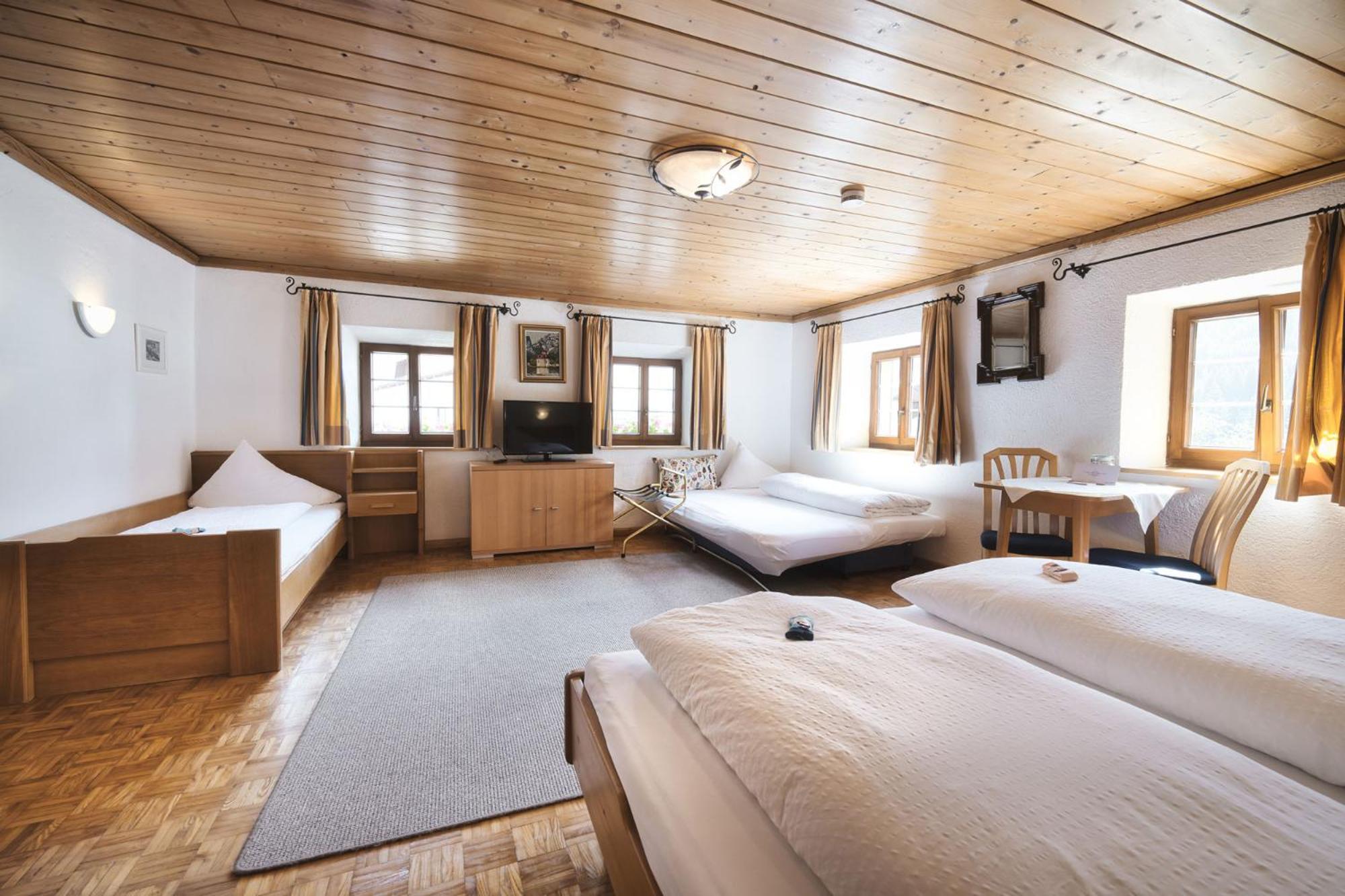 Pension der Steinbock - das 300 Jahre alte Bauernhaus - TIROL