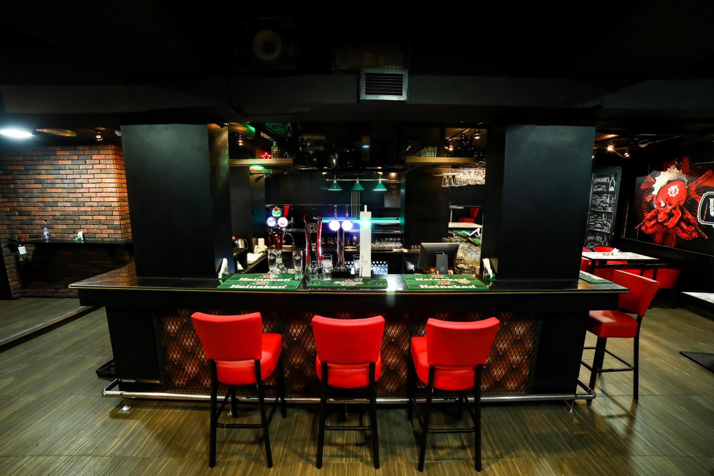 bar