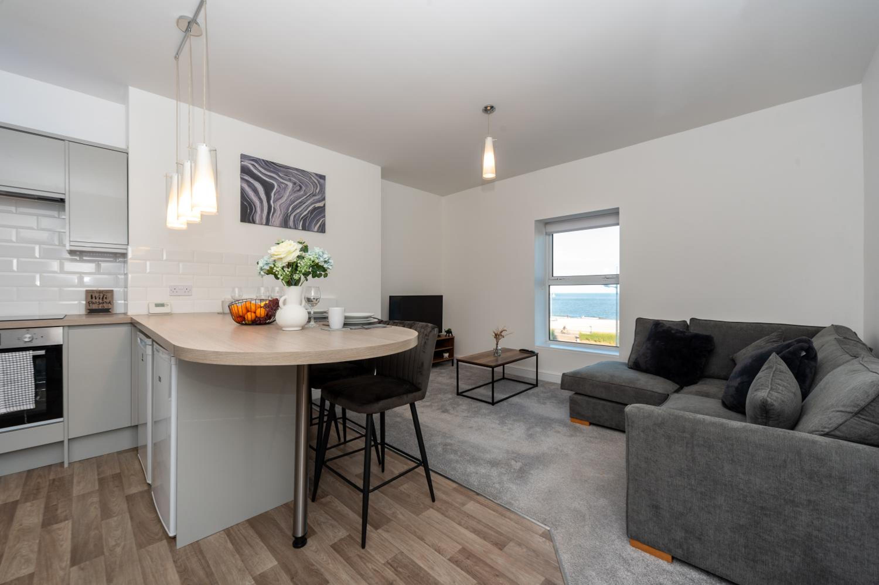 Sea Views Modern Two Bedroom Apartment