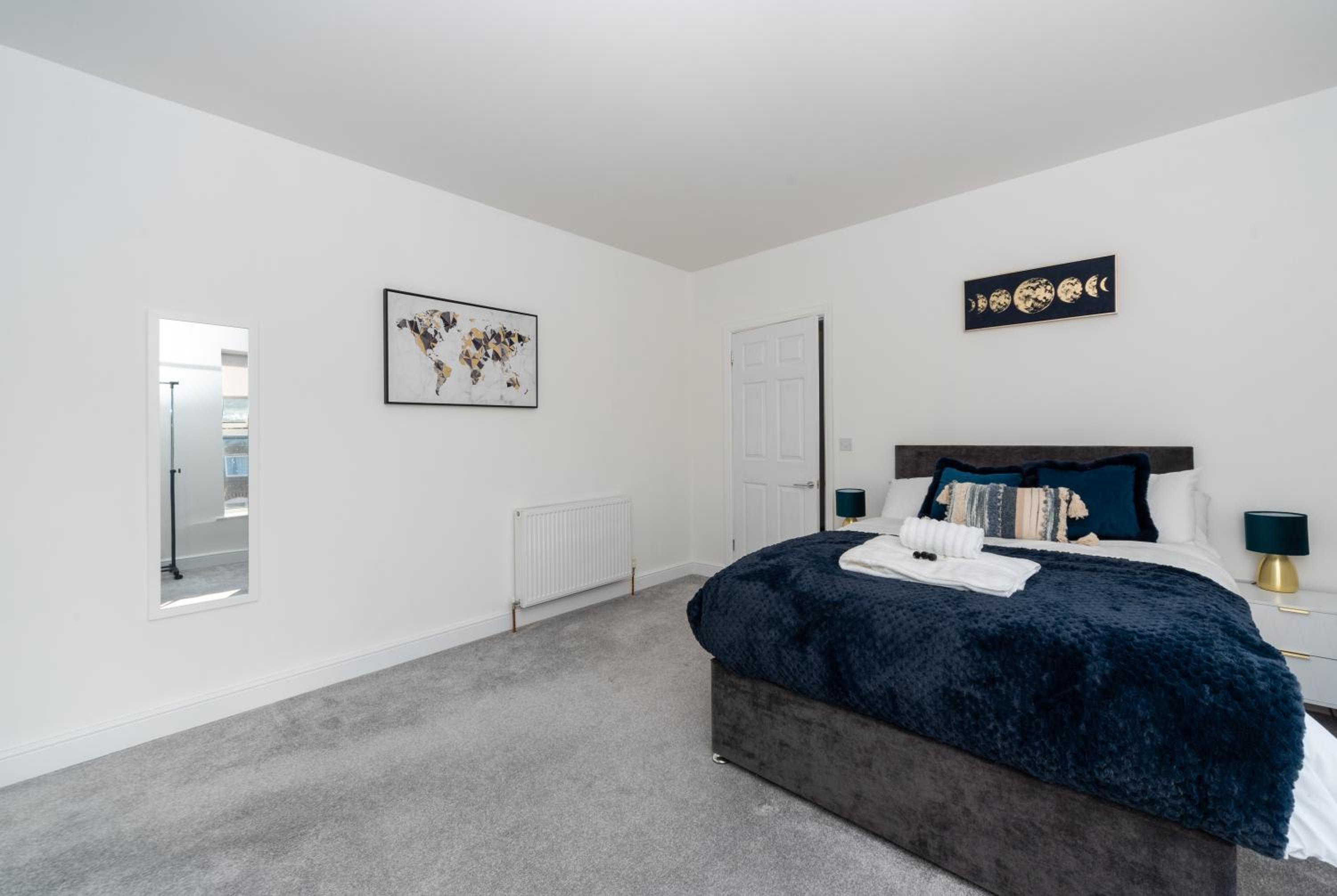Sea Views Modern Two Bedroom Apartment