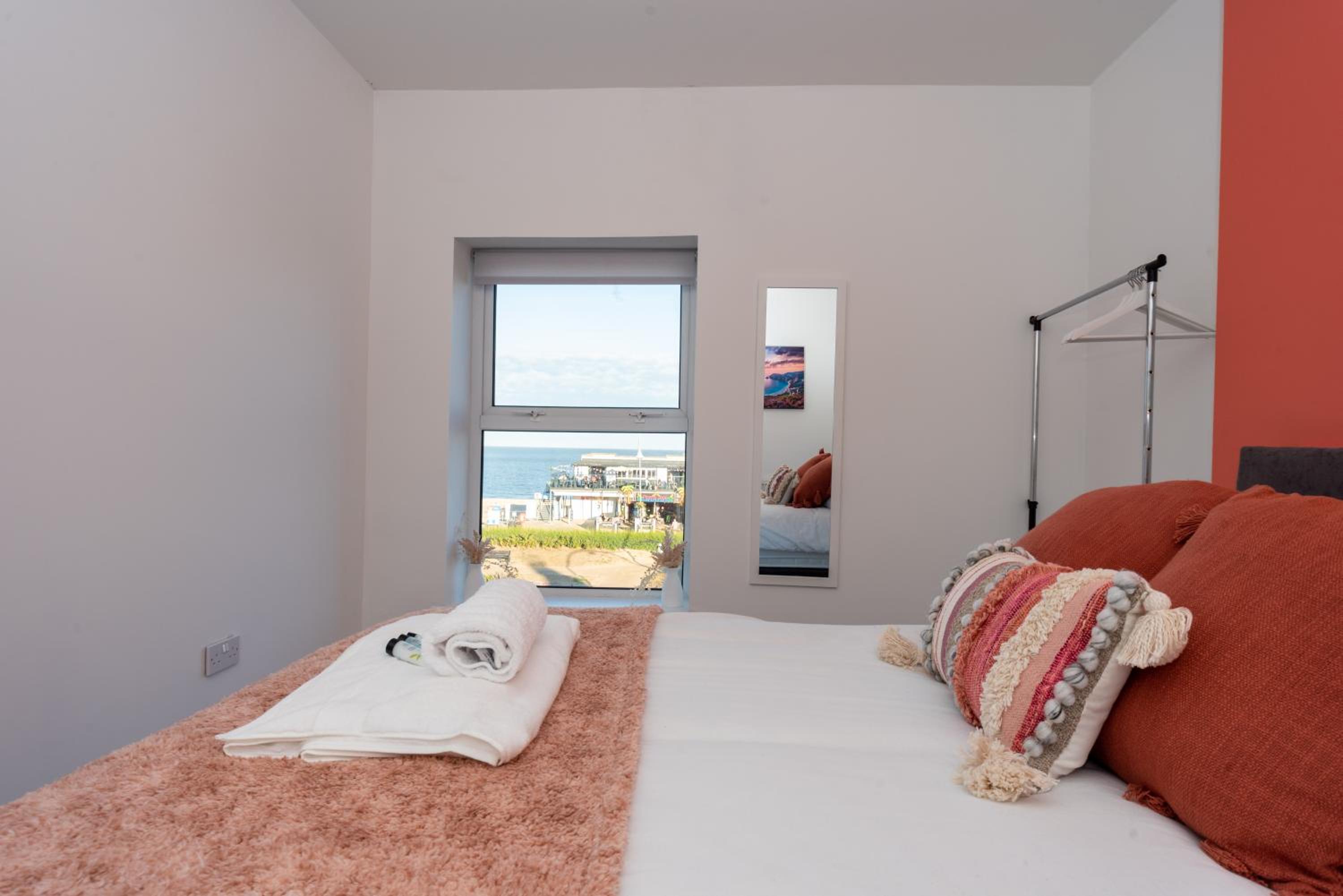 Sea Views Modern Two Bedroom Apartment