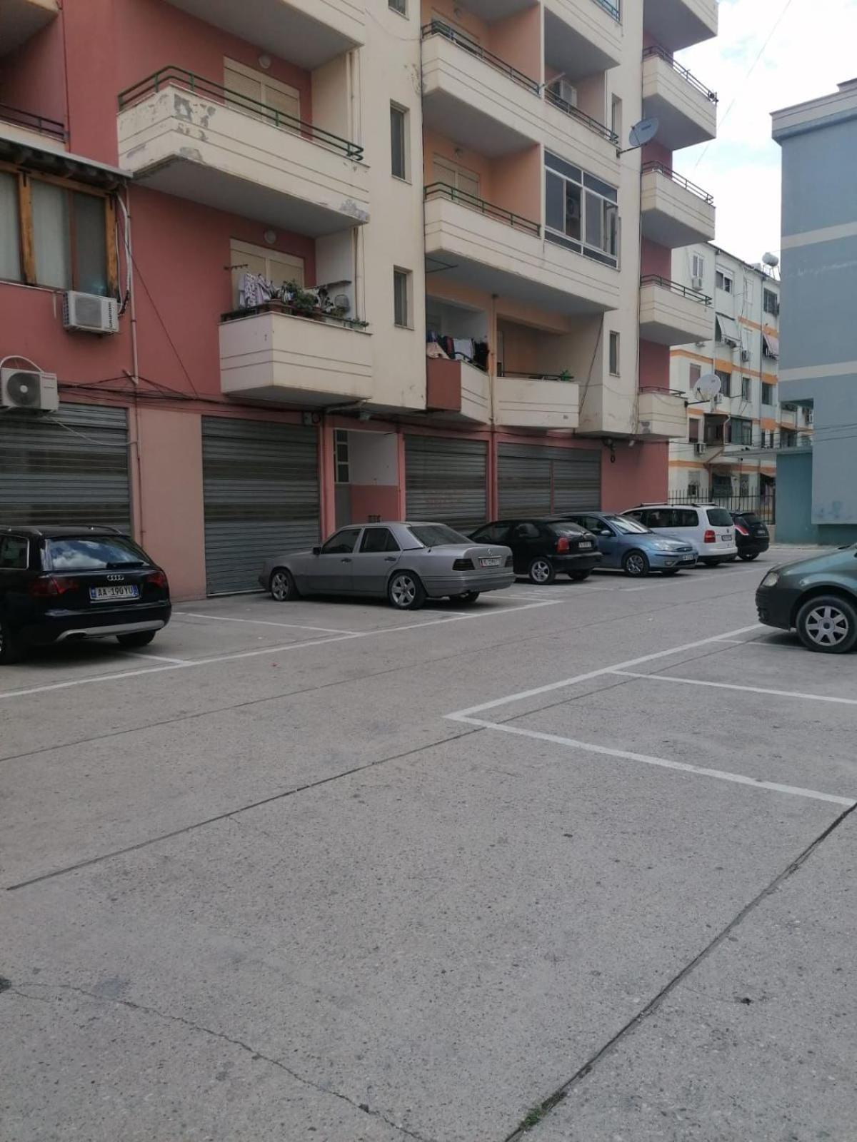 Comfort Stay Vlora Parking