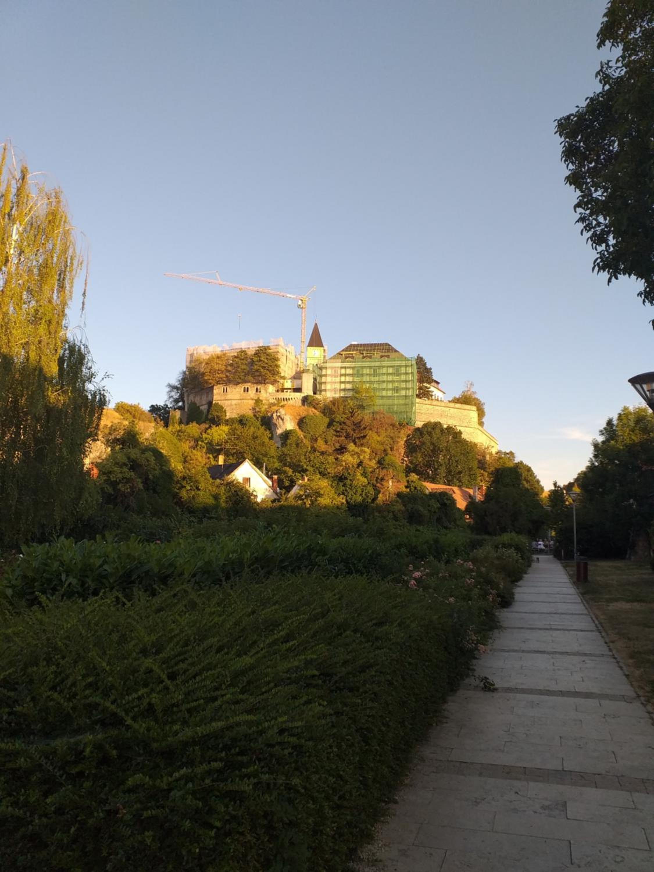 Photo 33
