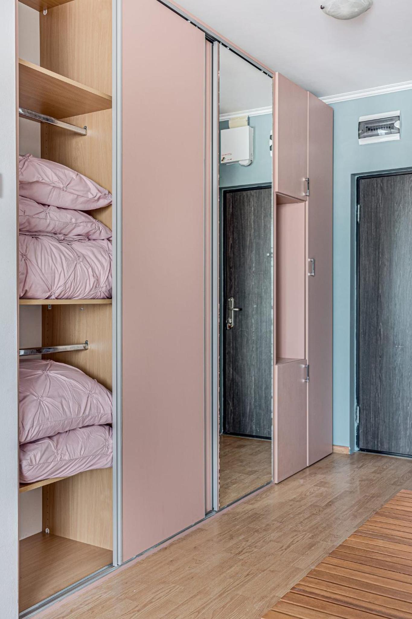 ARI Purple Studio with Free Parking