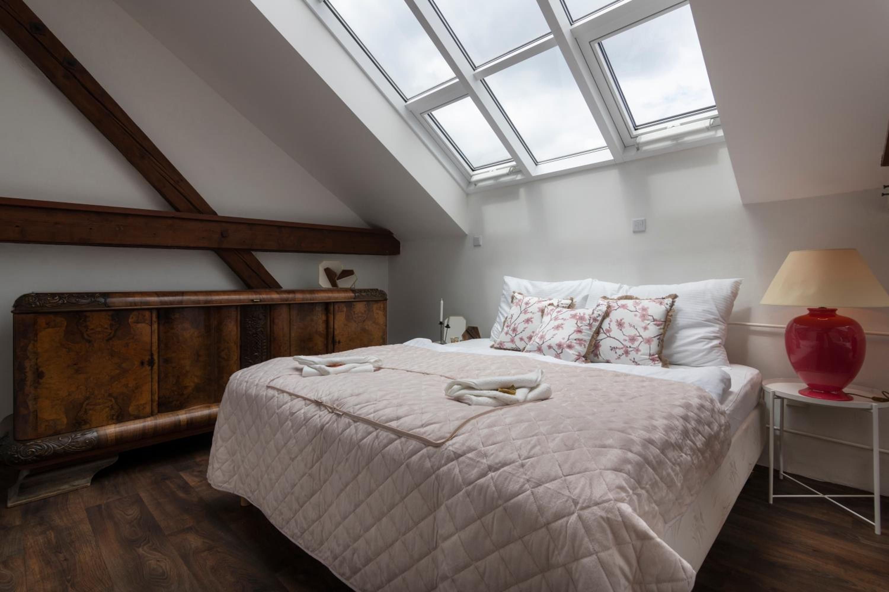 Golden Tree Loft in the Heart of Prague