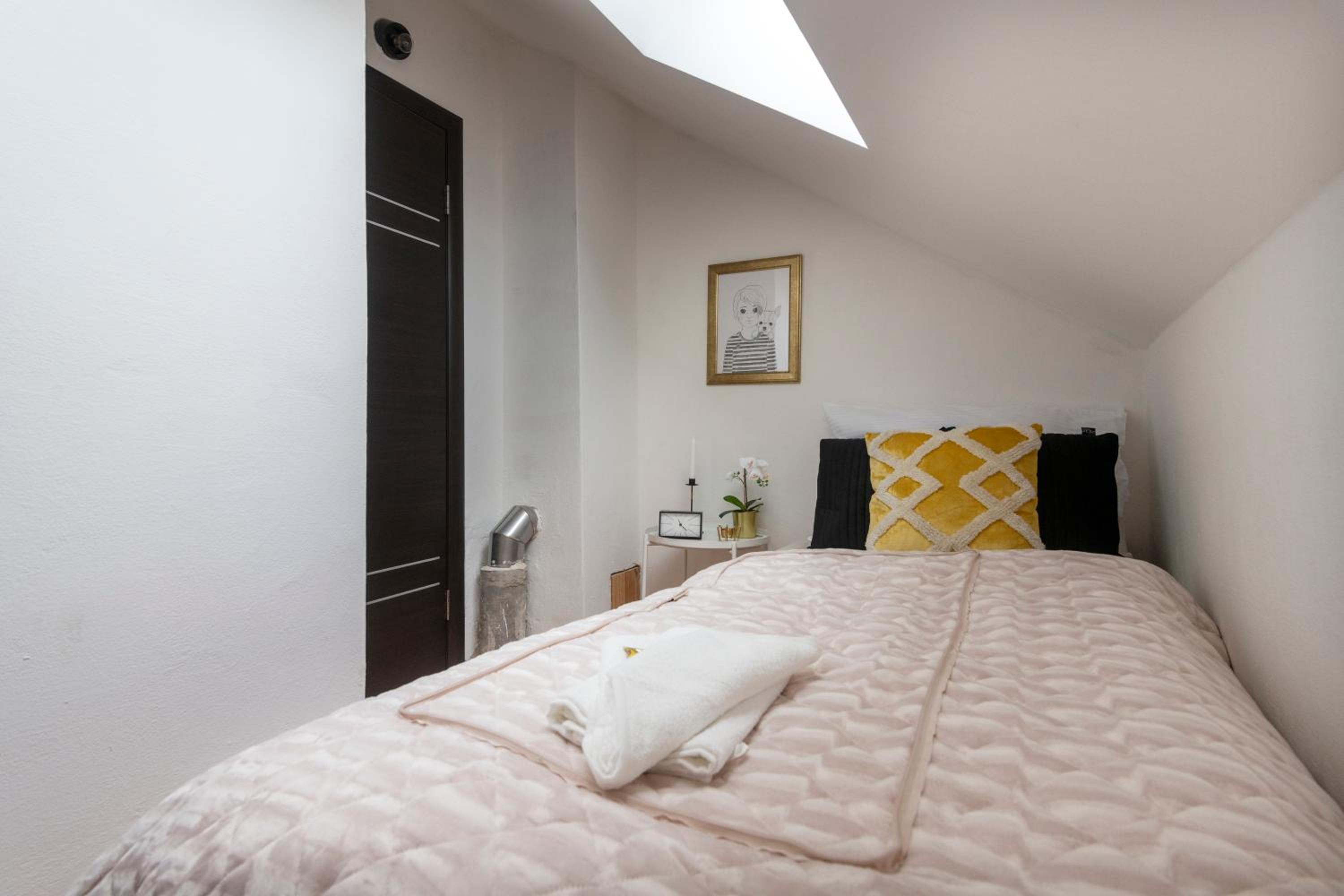 Golden Tree Loft in the Heart of Prague