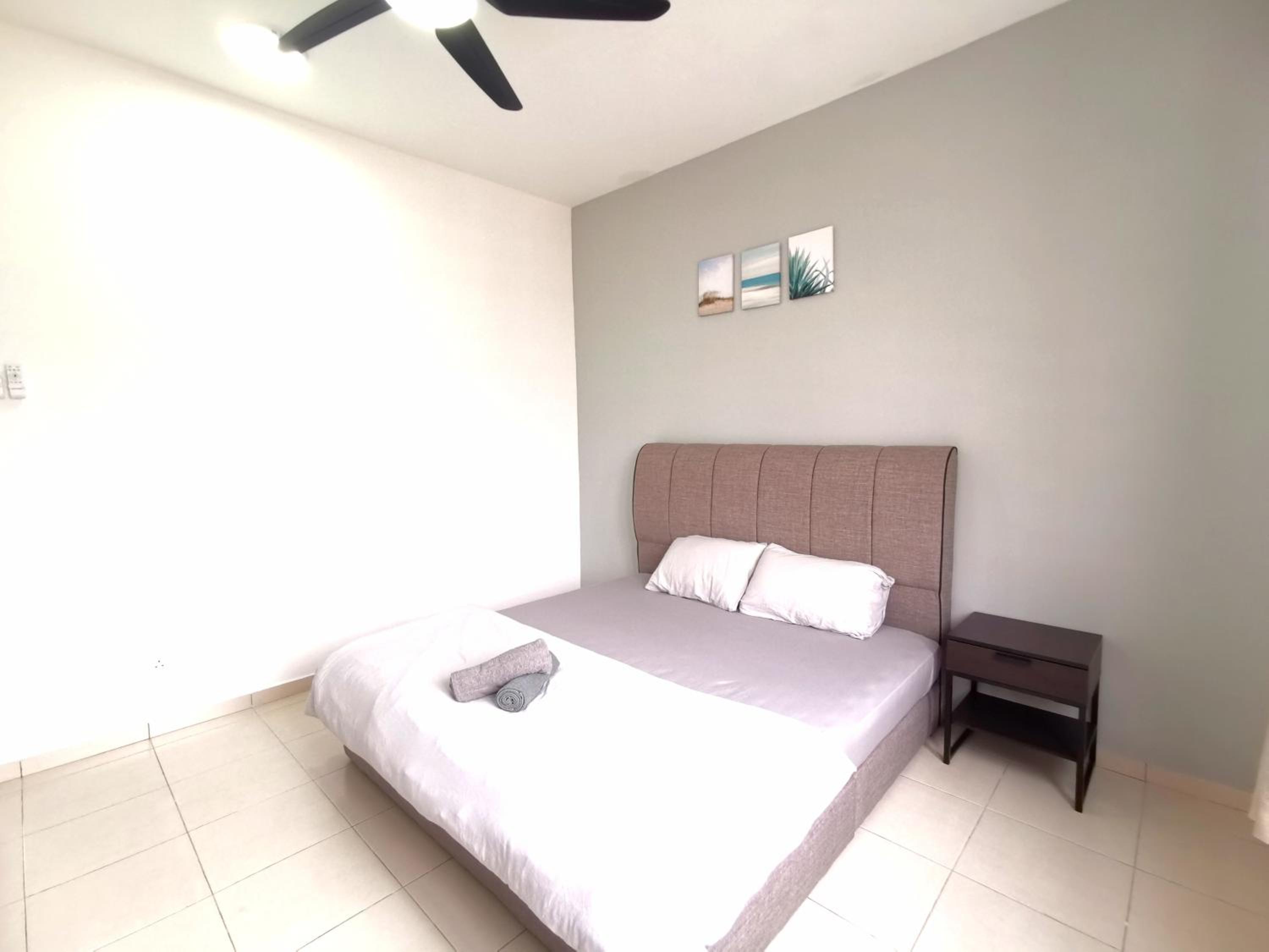 Maco Home Premium Suite Corner at Mount Austin Taman Daya