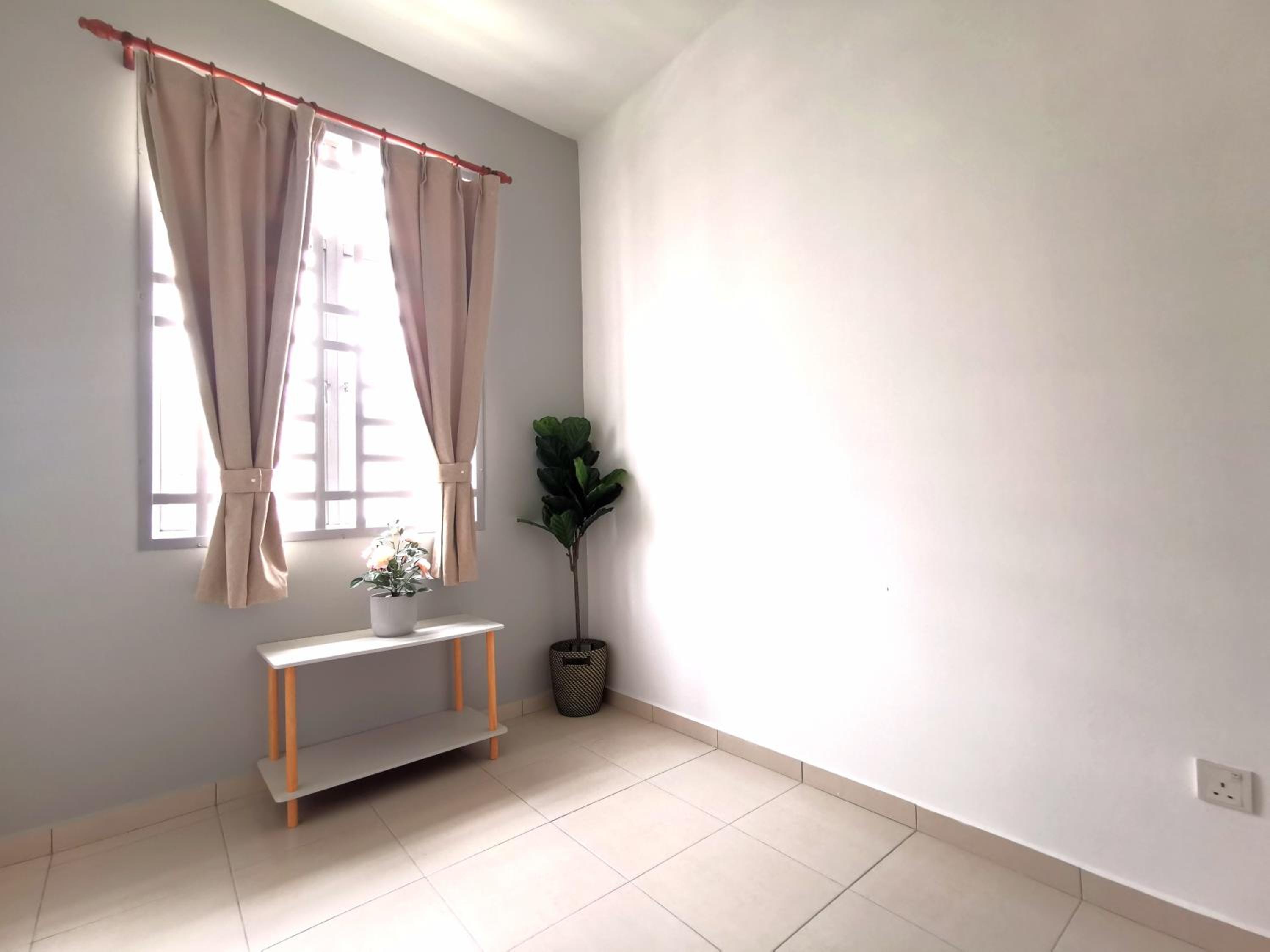 Maco Home Premium Suite Corner at Mount Austin Taman Daya