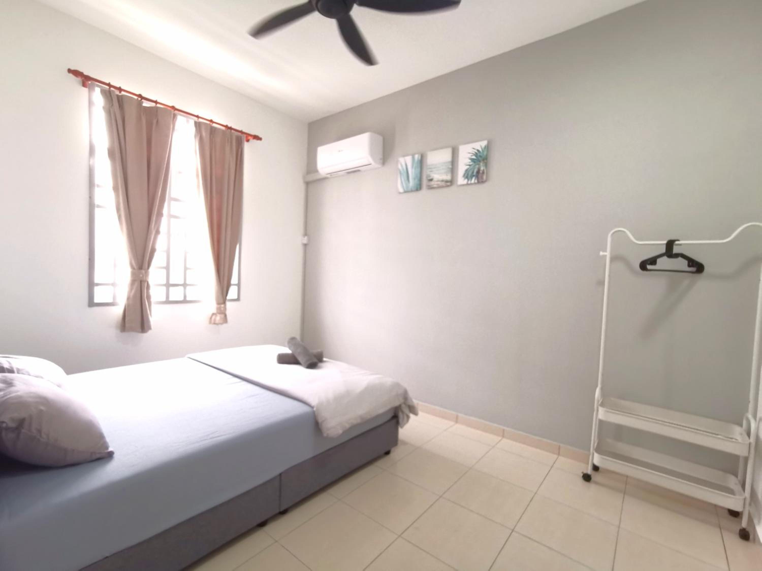 Maco Home Premium Suite Corner at Mount Austin Taman Daya