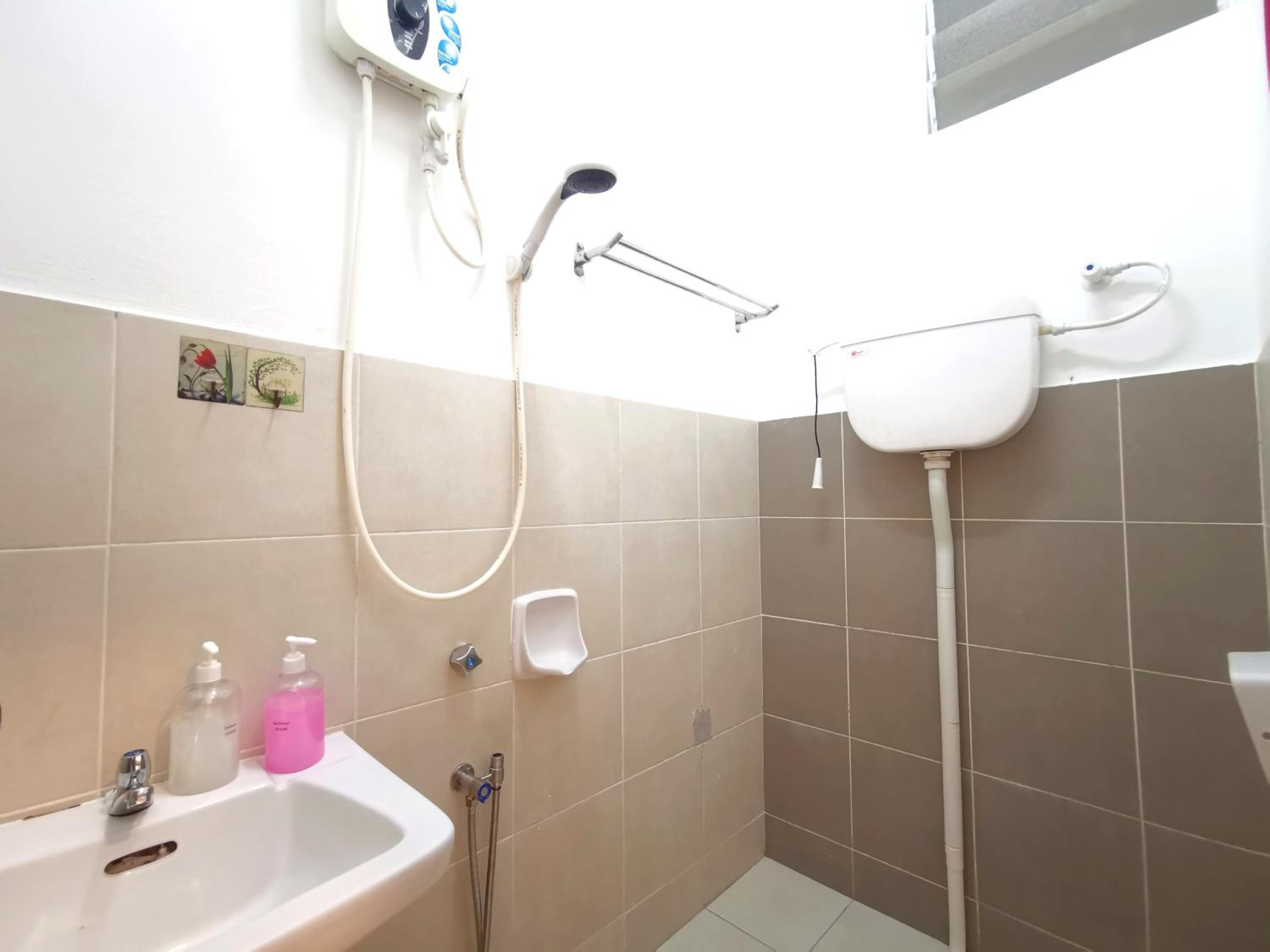 Maco Home Premium Suite Corner at Mount Austin Taman Daya