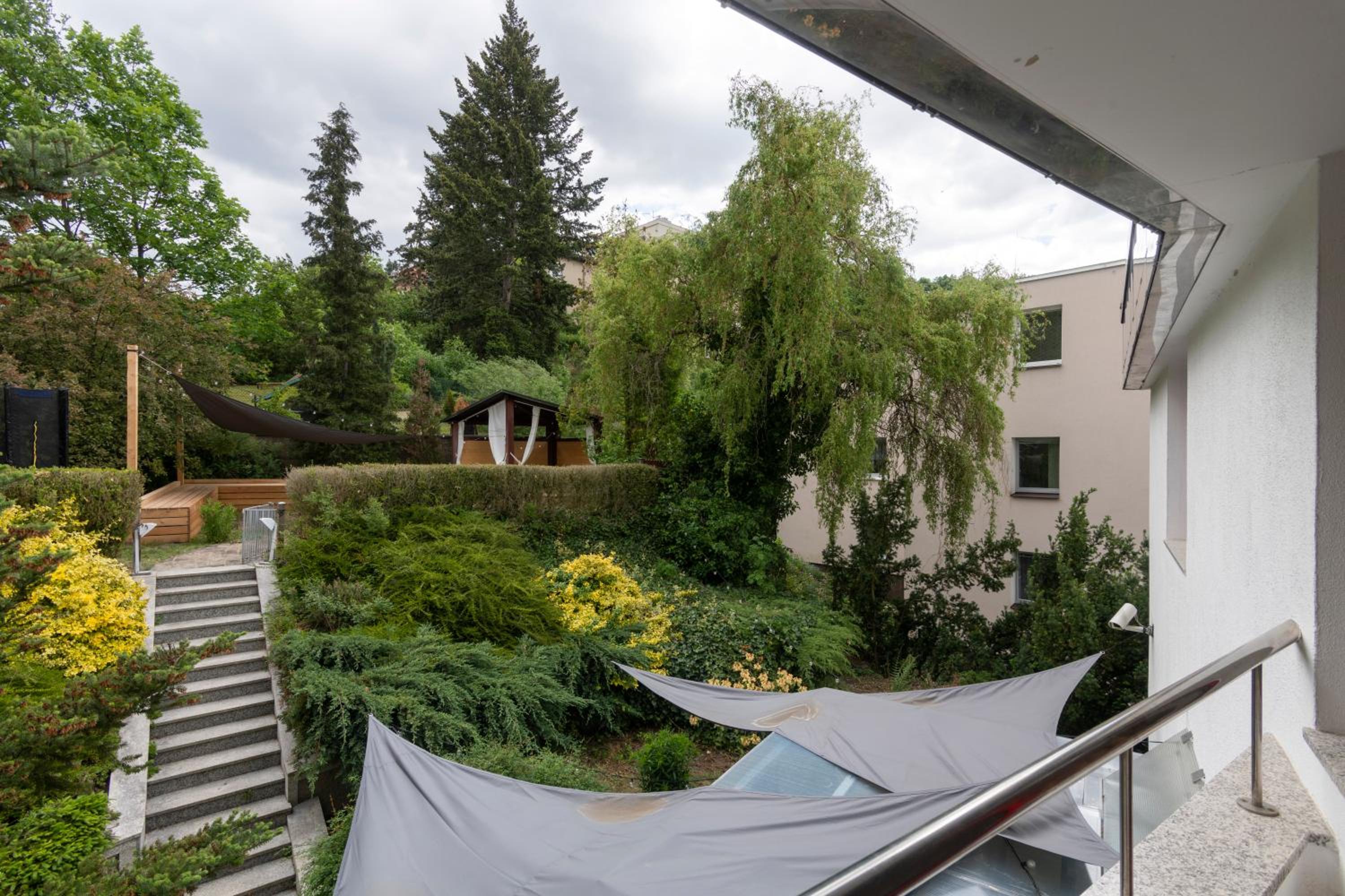 Miami Lovely romantic Garden apartment with whirlpool