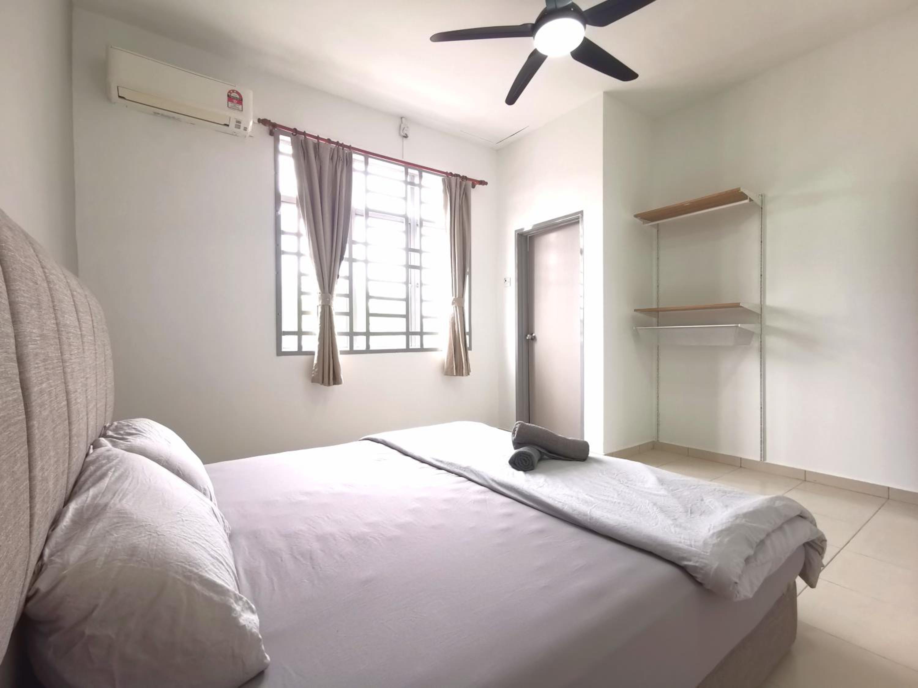 Maco Home Premium Suite Corner at Mount Austin Taman Daya