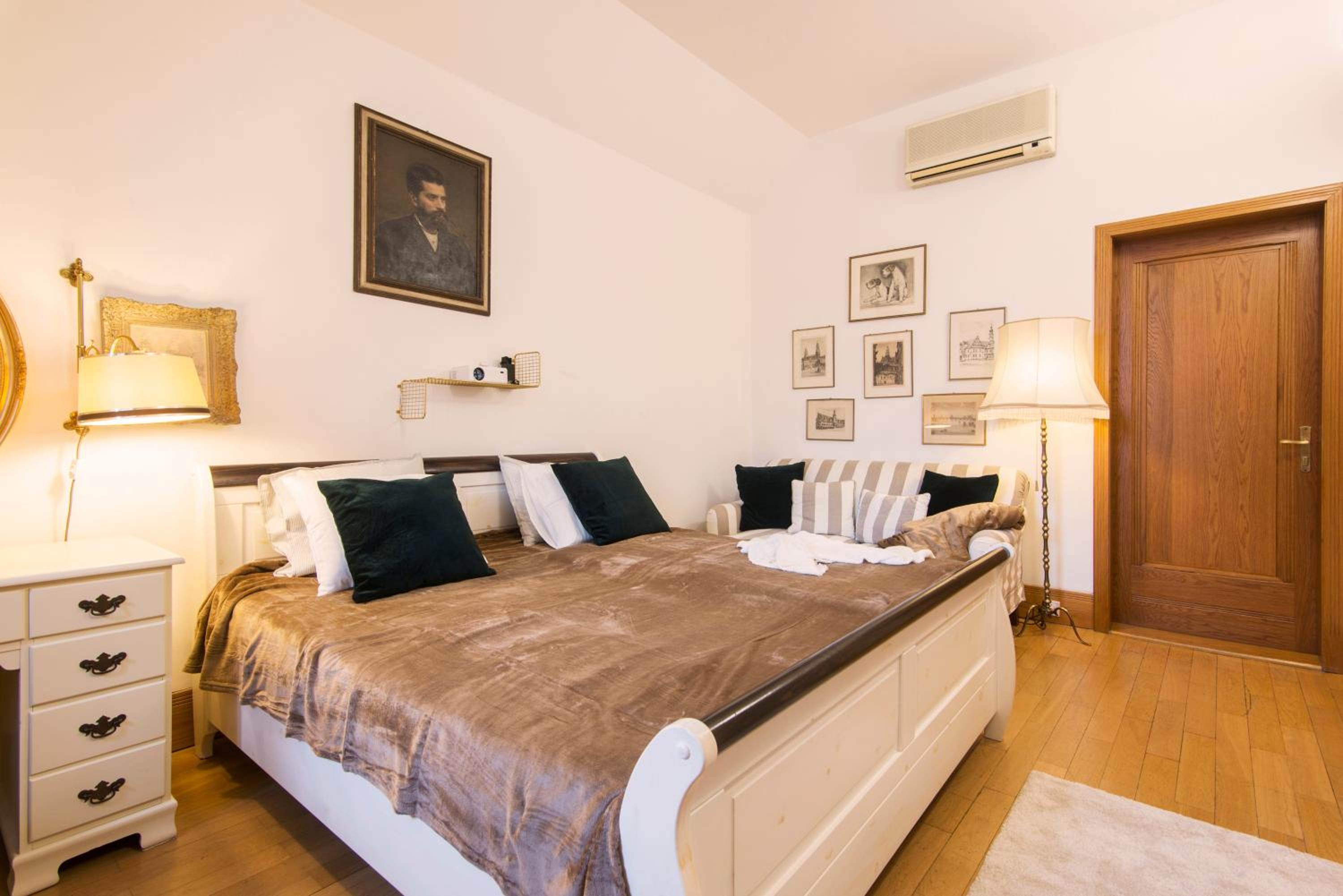 Billionaires Club LOFT Sauna City Center