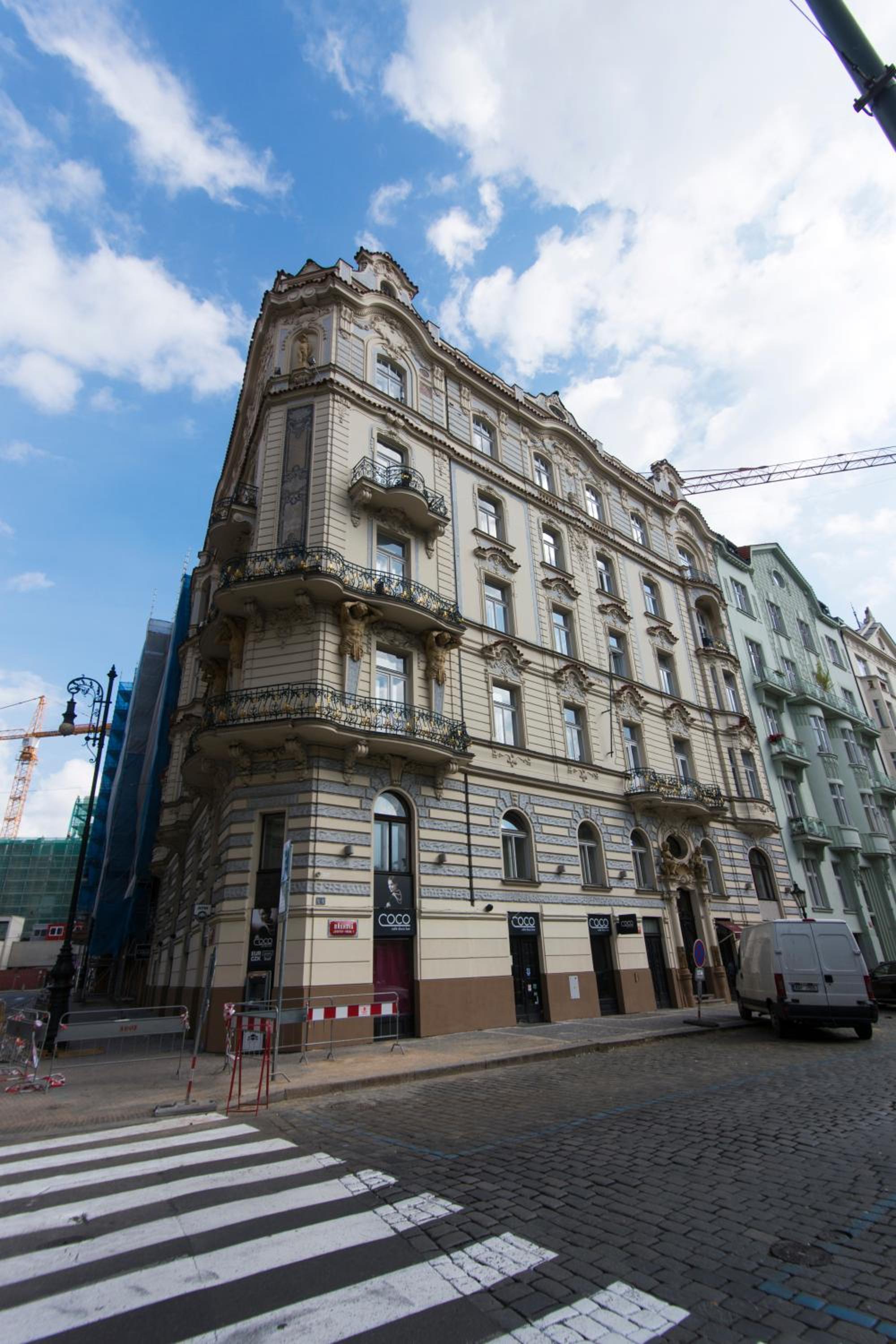 Billionaires Club LOFT Sauna City Center