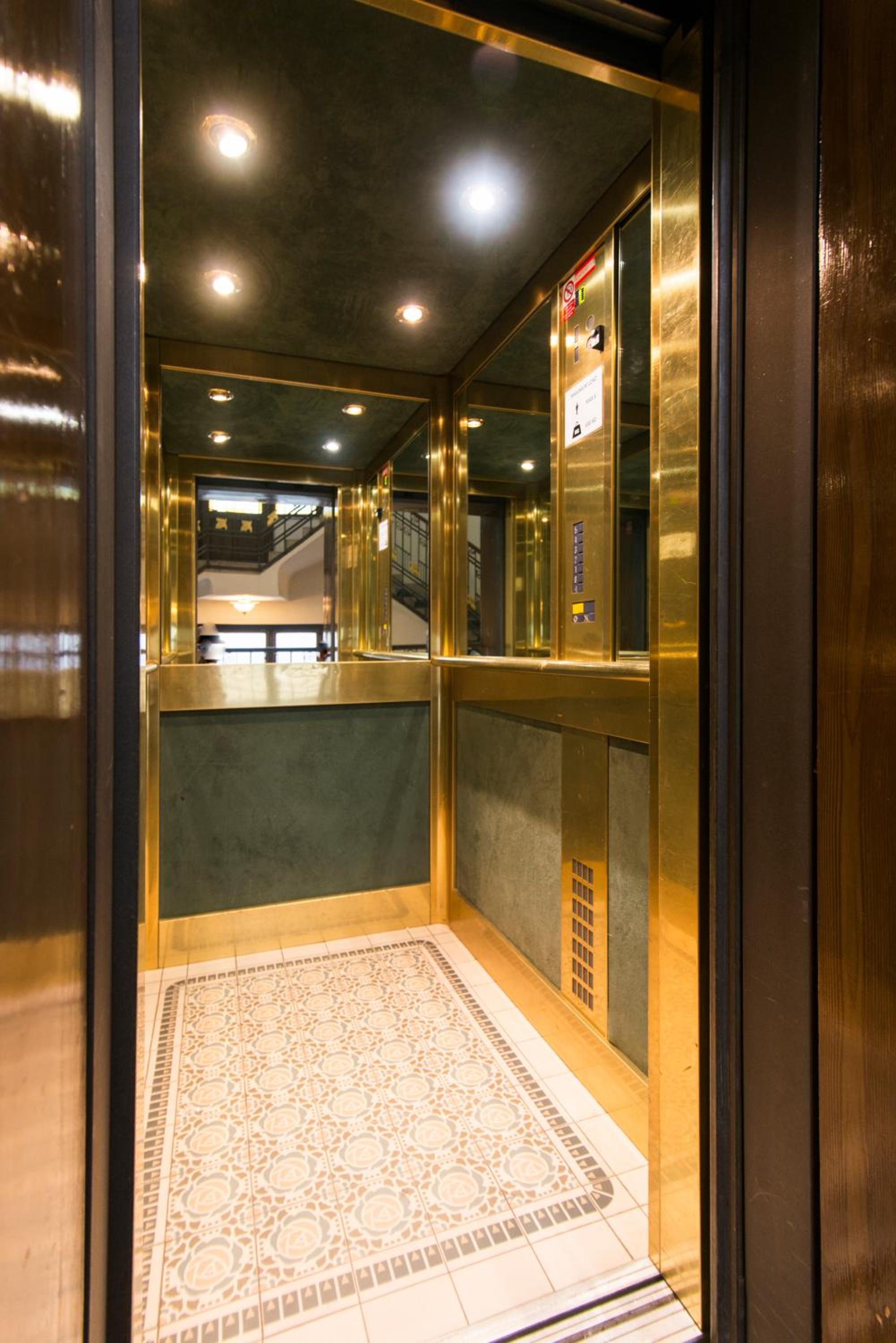 Billionaires Club LOFT Sauna City Center