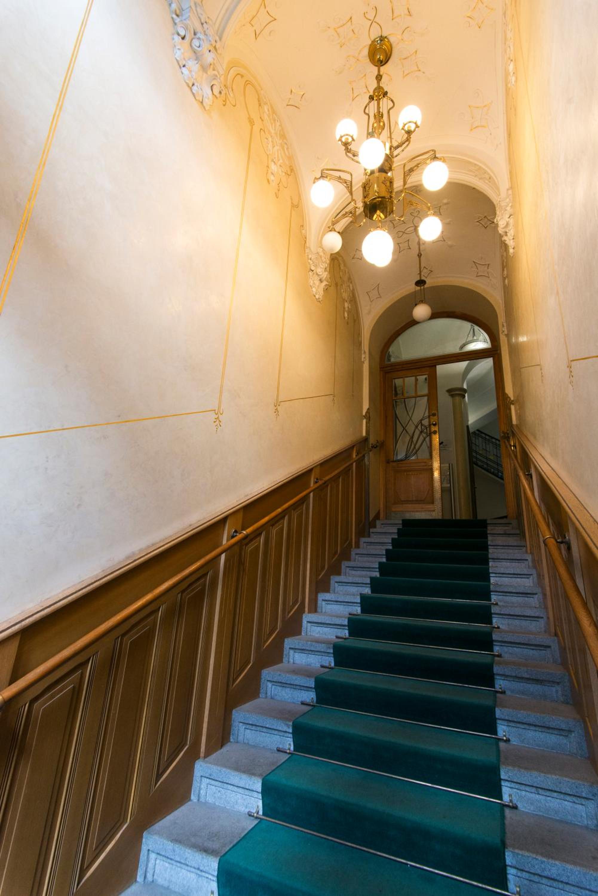 Billionaires Club LOFT Sauna City Center
