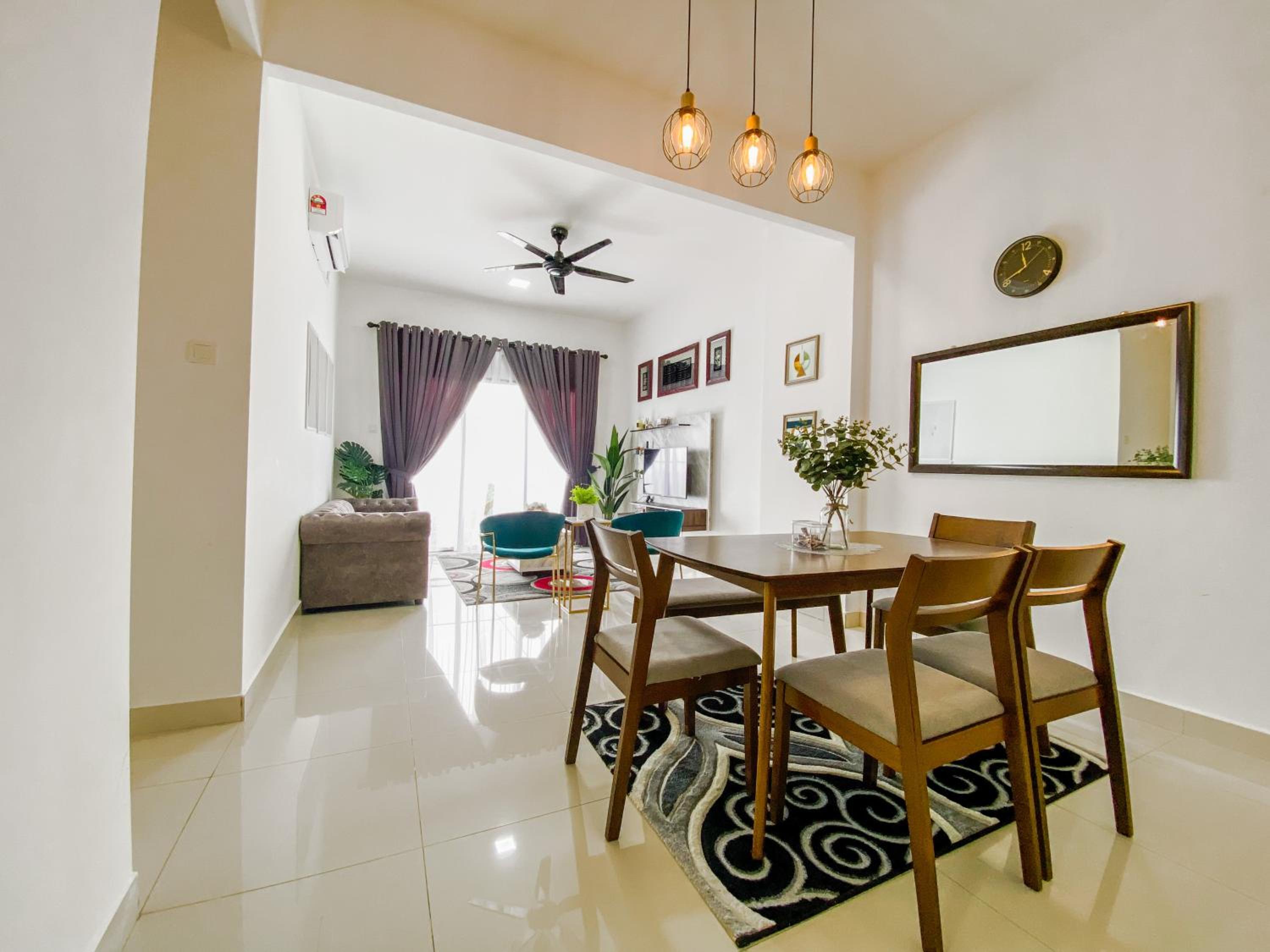 Tamu Place 3-Bedroom Serviced Apartment with Pool photo 2