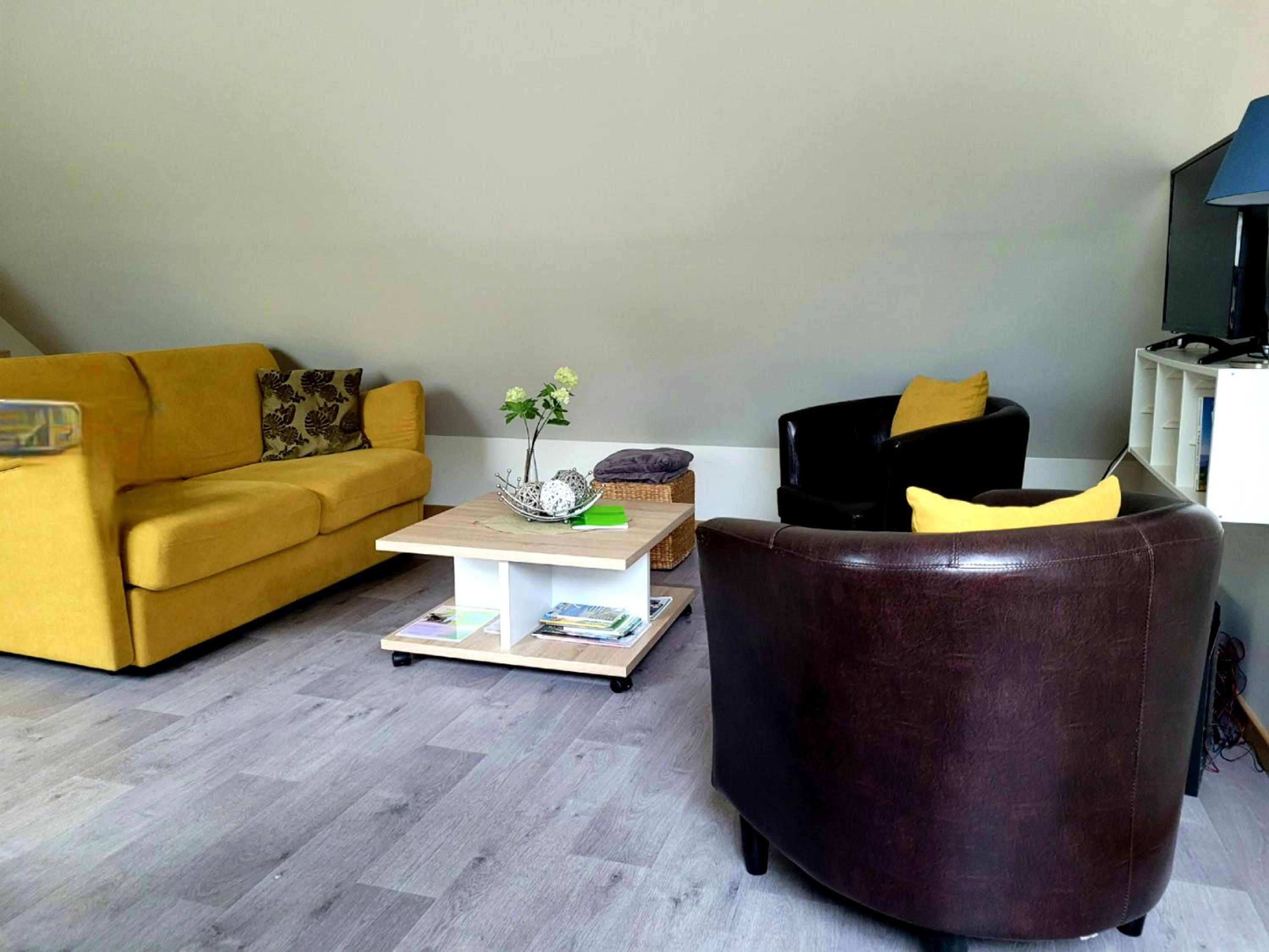 Apart - Country at Tingry view 4