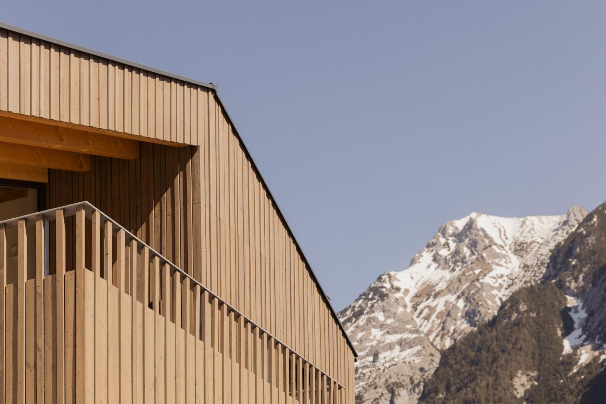 AuraKarwendel view 5