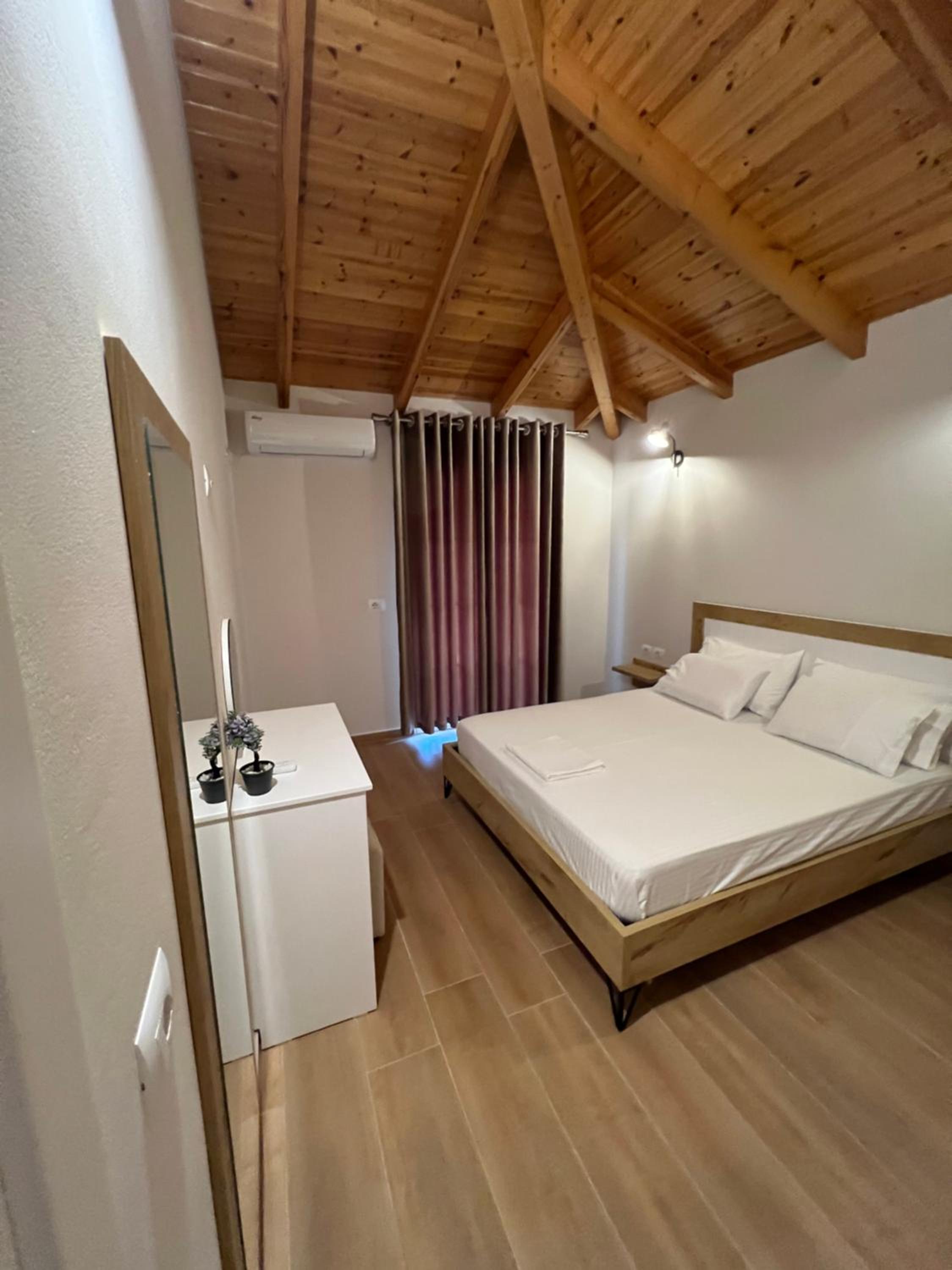 Amazing familiar apartments and rooms