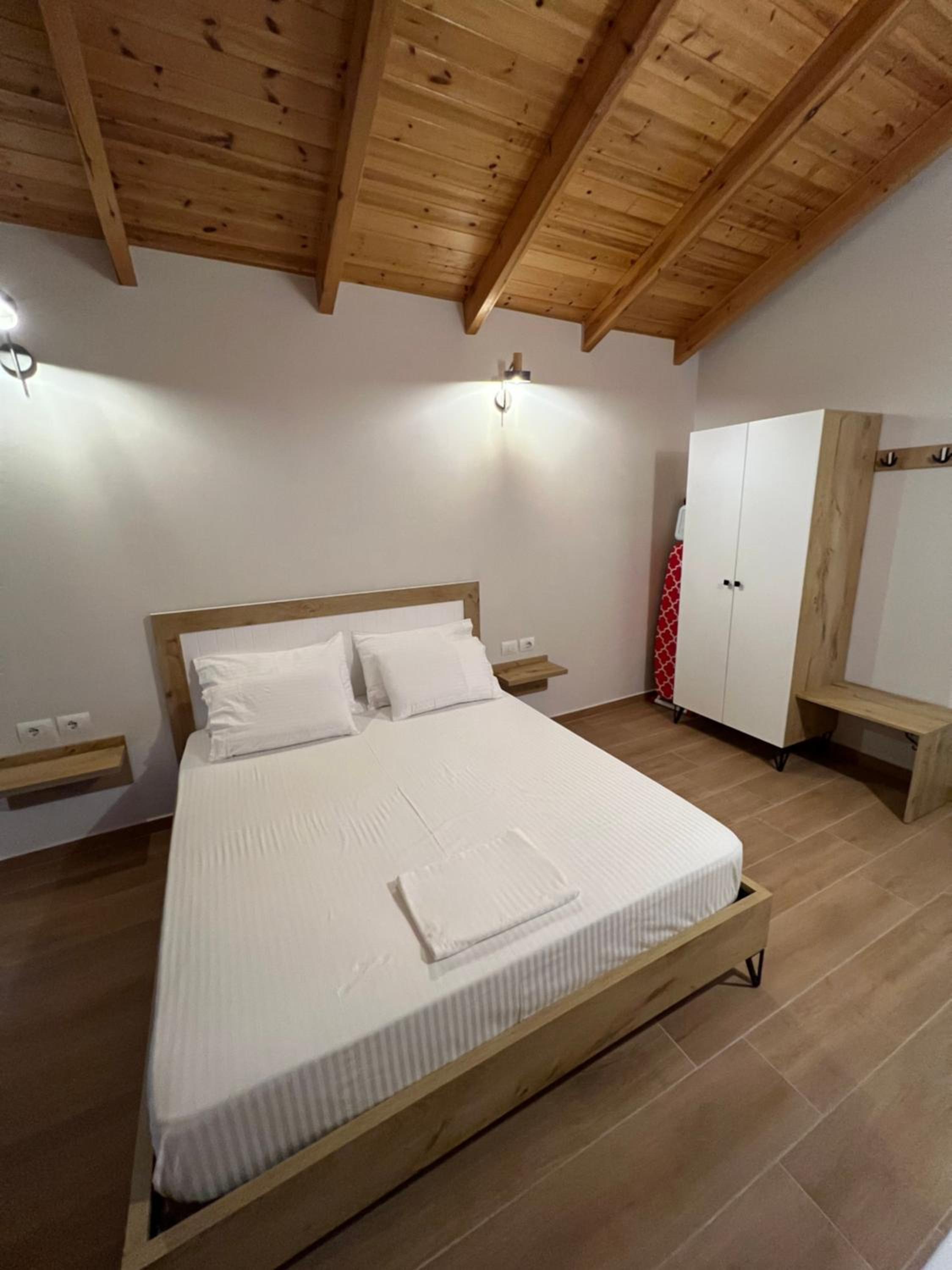Amazing familiar apartments and rooms