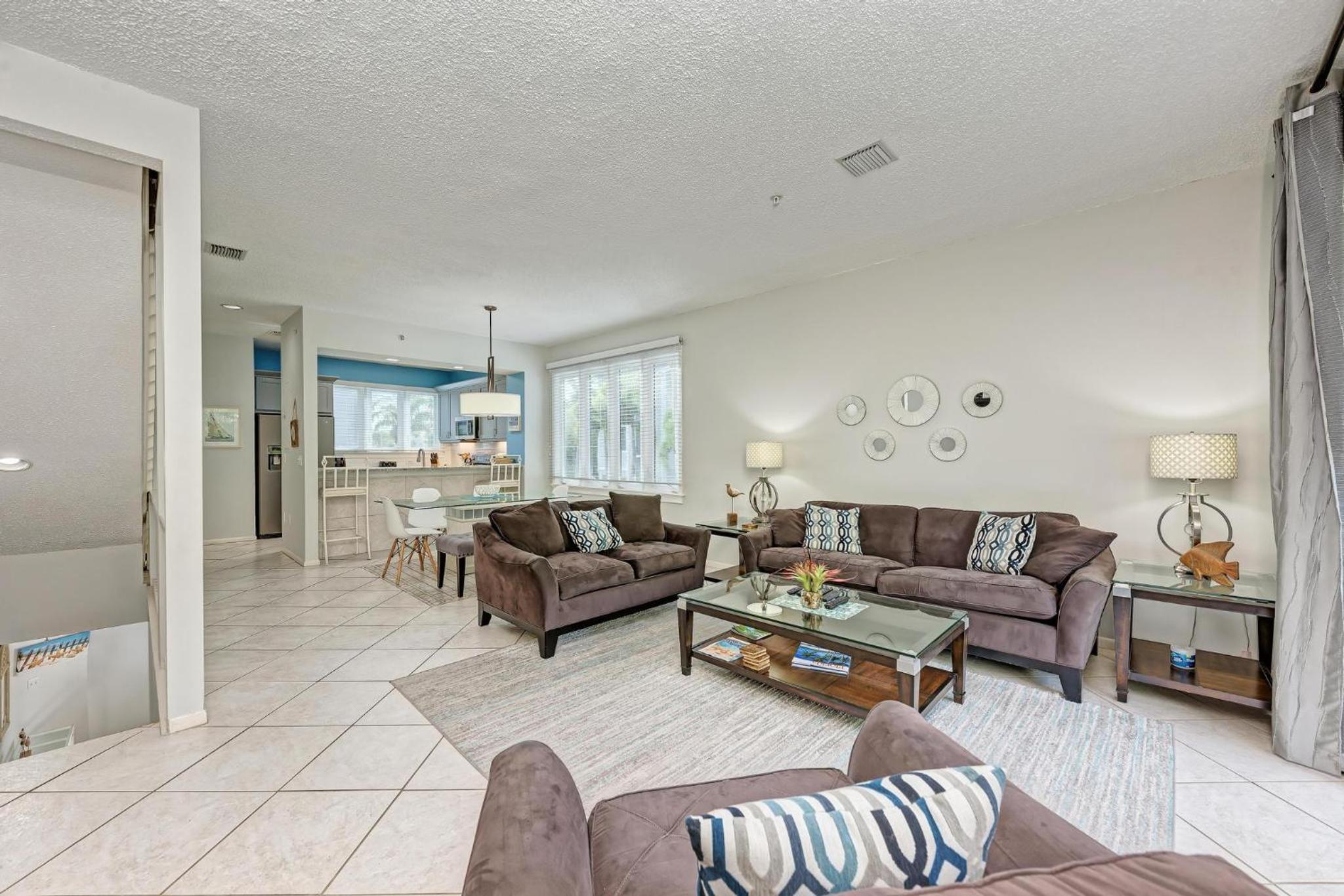 Longboat Key Cedars Beach House-Pet Friendly-2 Minute To The Beach - Property Image 65