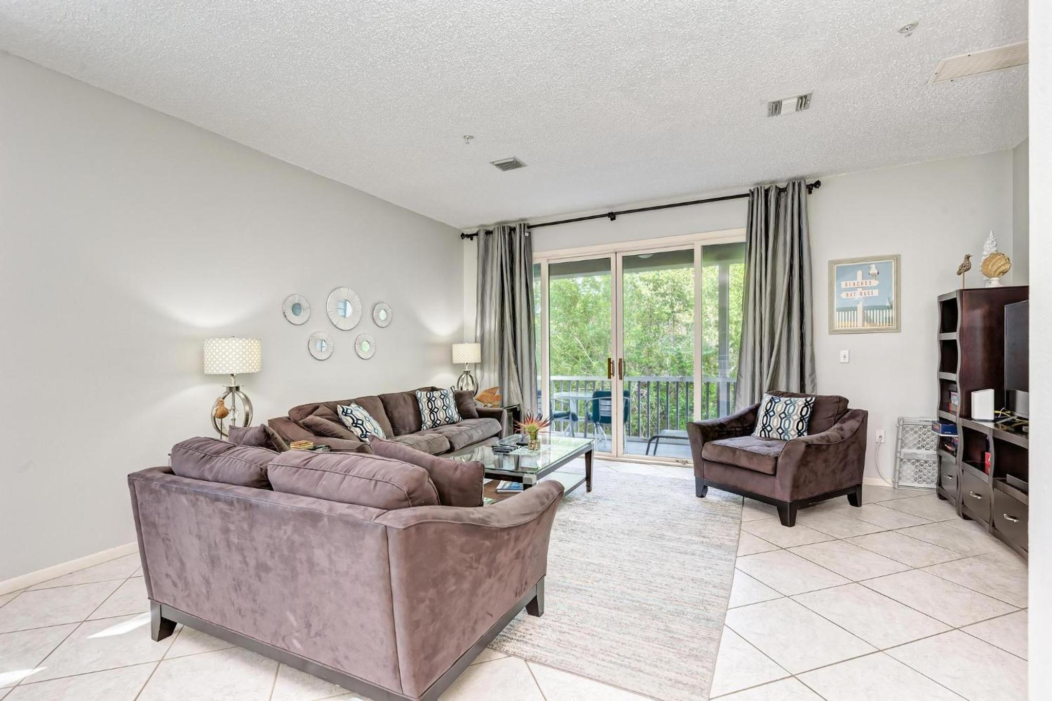 Longboat Key Cedars Beach House-Pet Friendly-2 Minute To The Beach - Property Image 68