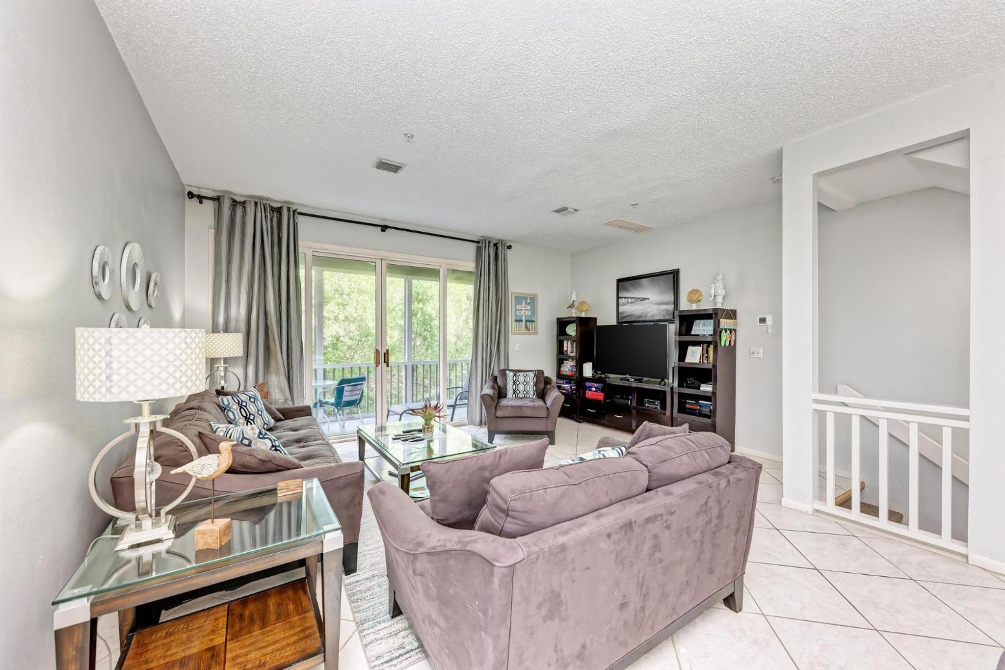 Longboat Key Cedars Beach House-Pet Friendly-2 Minute To The Beach - Property Image 69