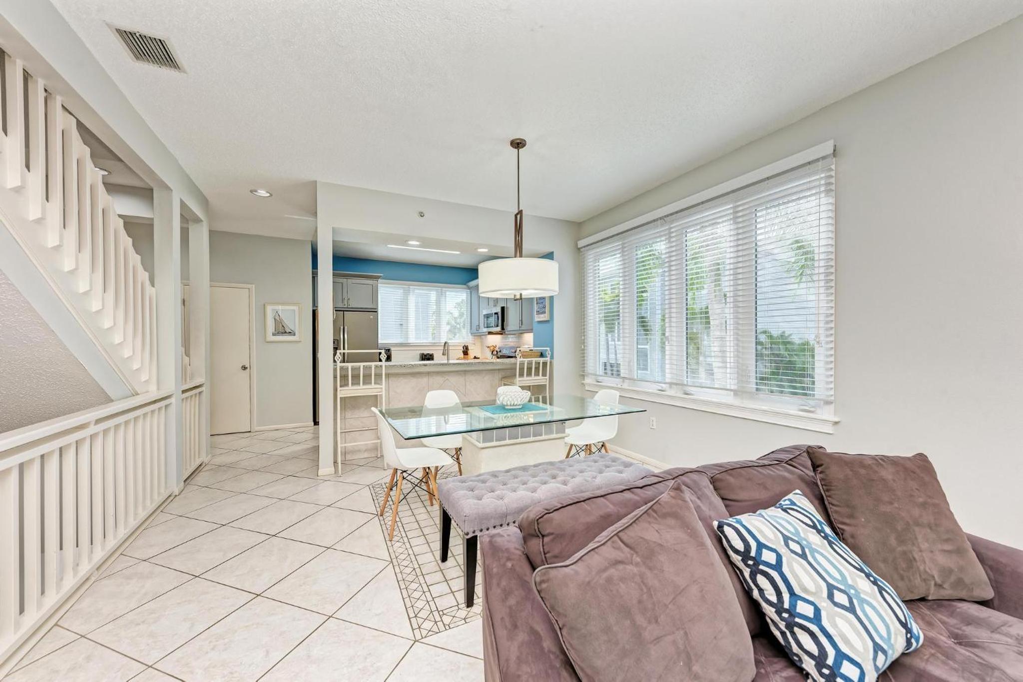 Longboat Key Cedars Beach House-Pet Friendly-2 Minute To The Beach - Property Image 72