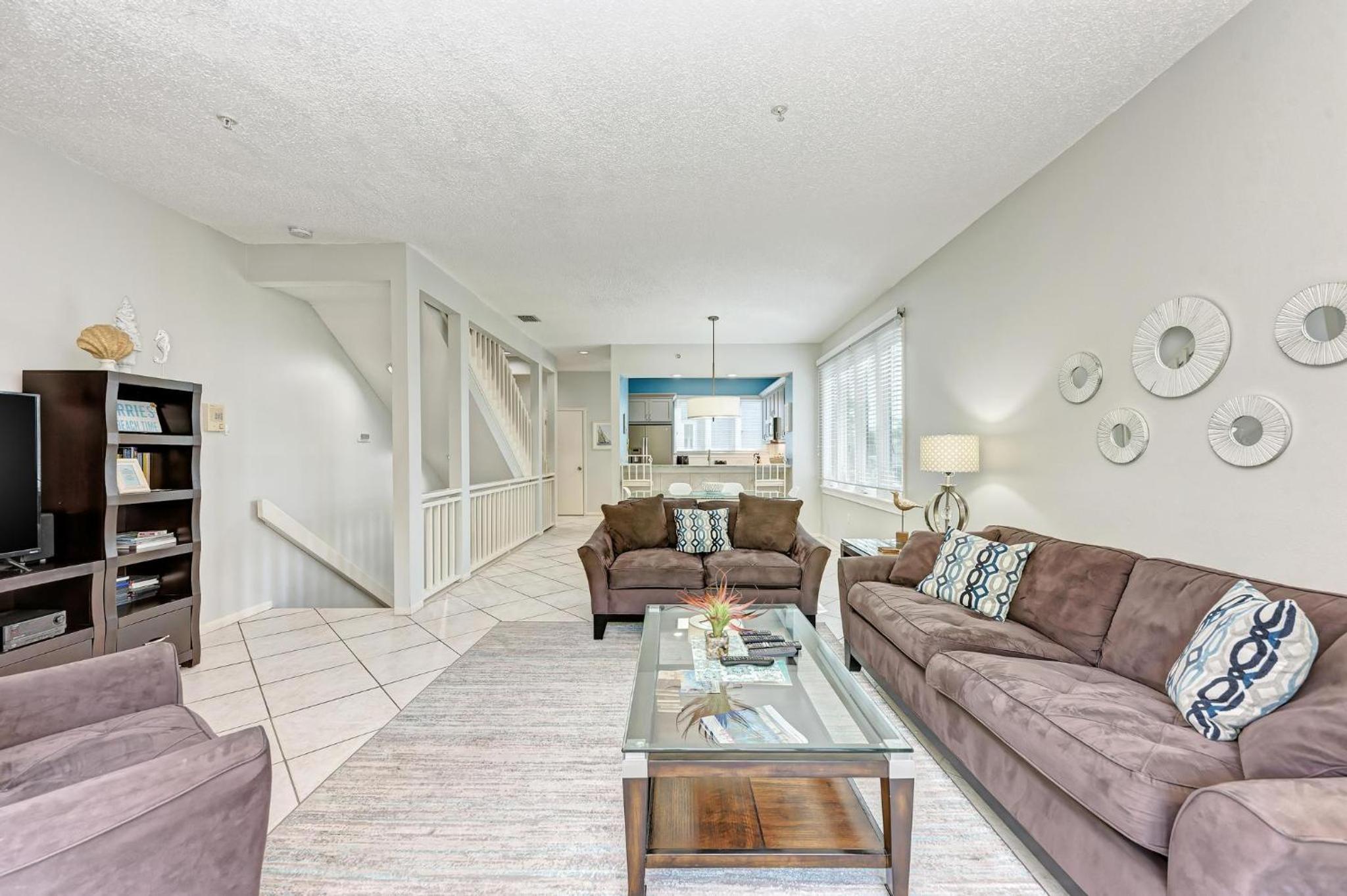 Longboat Key Cedars Beach House-Pet Friendly-2 Minute To The Beach - Property Image 76