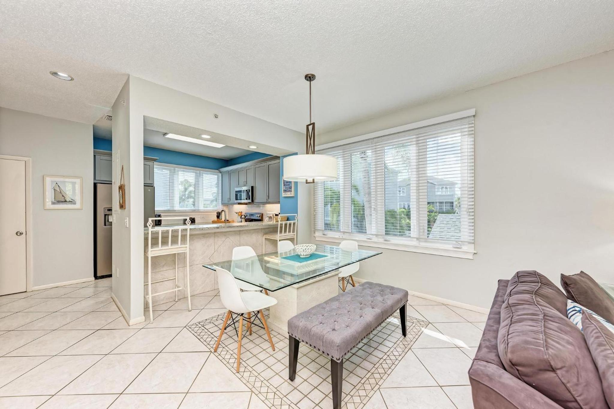Longboat Key Cedars Beach House-Pet Friendly-2 Minute To The Beach - Property Image 77