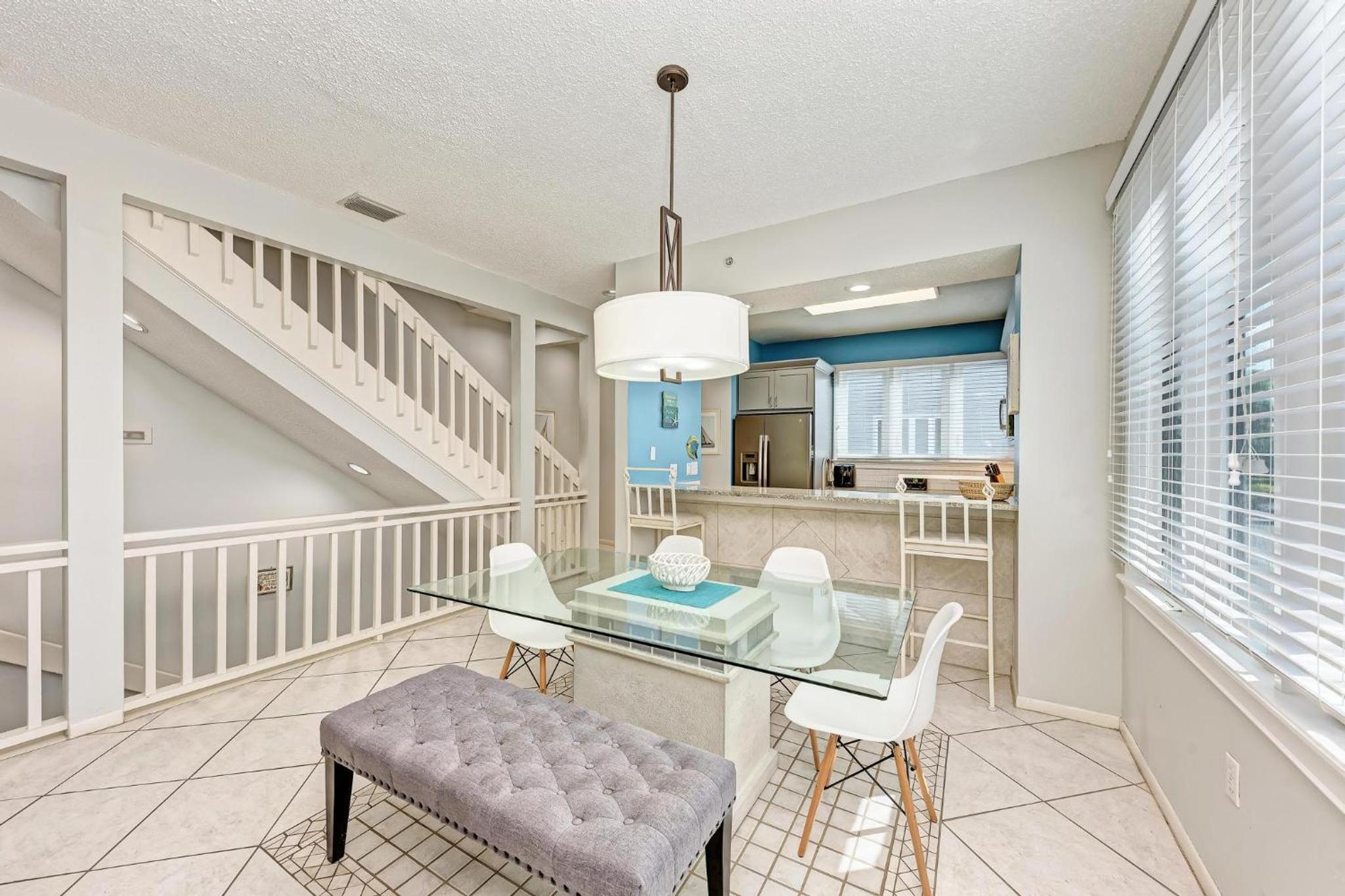 Longboat Key Cedars Beach House-Pet Friendly-2 Minute To The Beach - Property Image 78
