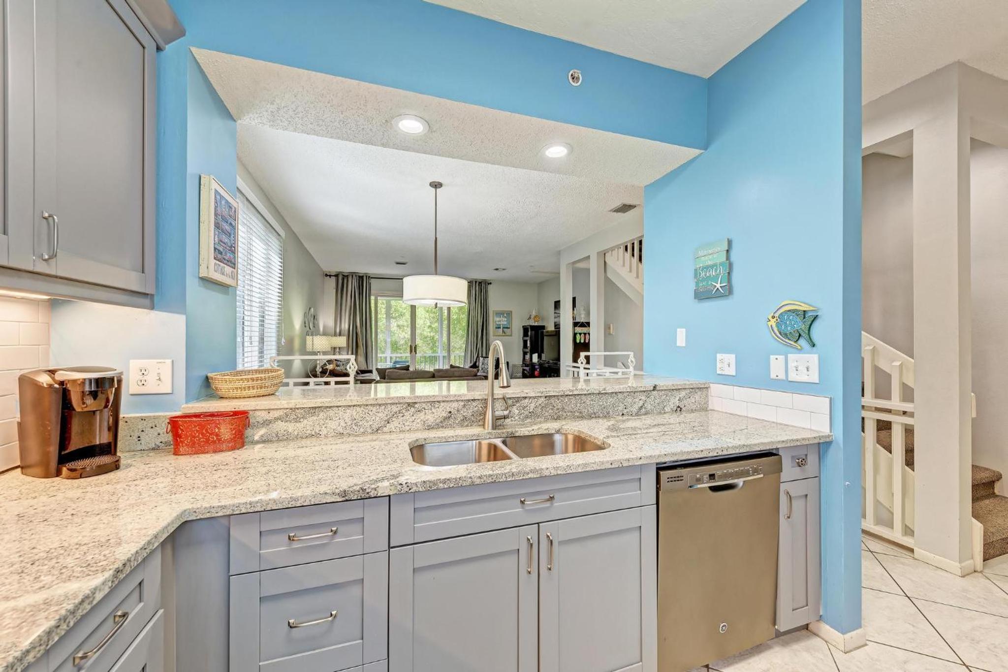 Longboat Key Cedars Beach House-Pet Friendly-2 Minute To The Beach - Property Image 16