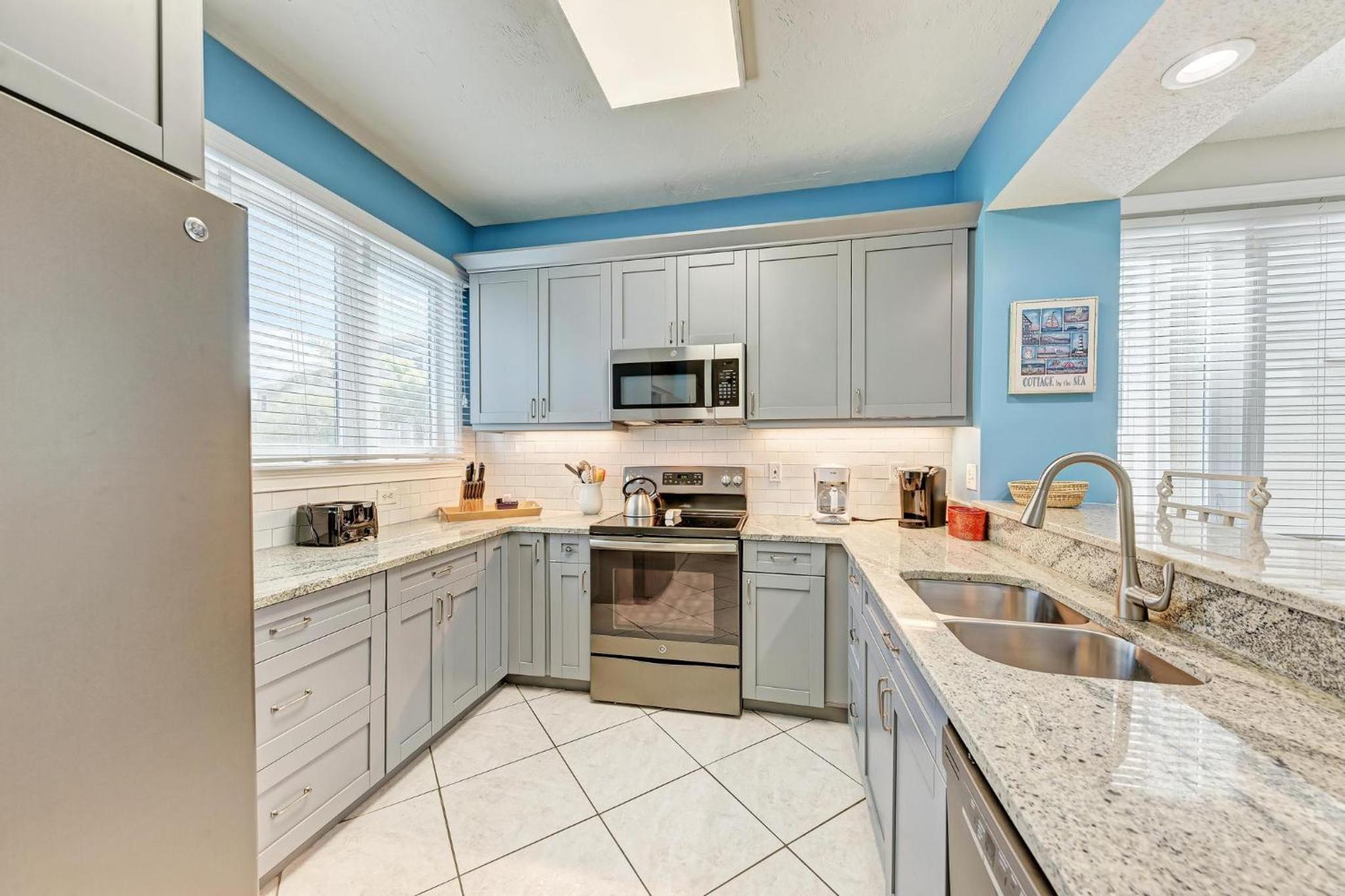 Longboat Key Cedars Beach House-Pet Friendly-2 Minute To The Beach - Property Image 17