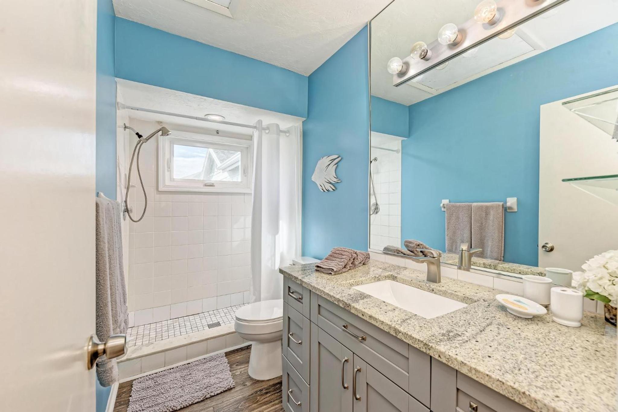 Longboat Key Cedars Beach House-Pet Friendly-2 Minute To The Beach - Property Image 38