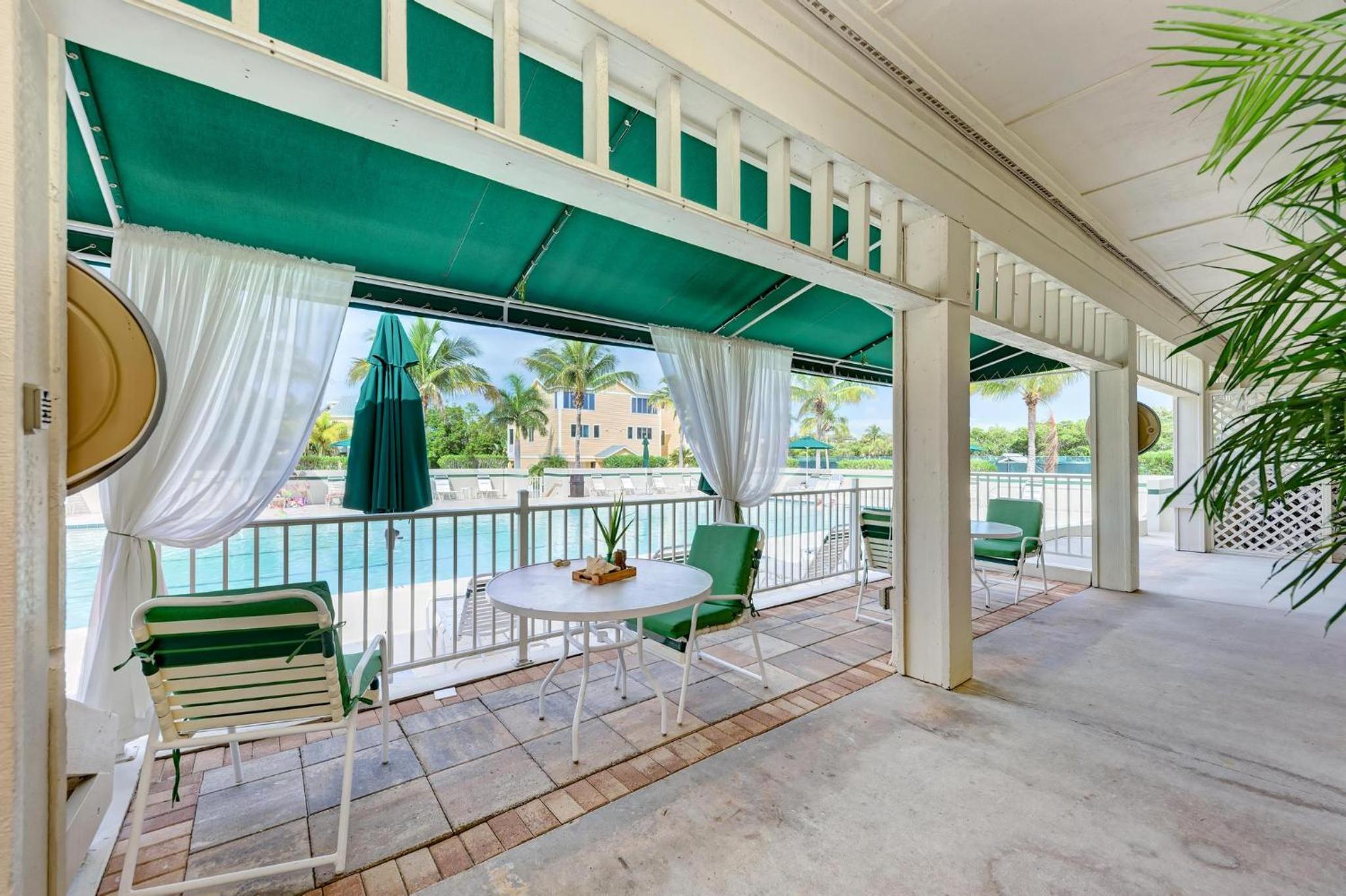 Longboat Key Cedars Beach House-Pet Friendly-2 Minute To The Beach - Property Image 40