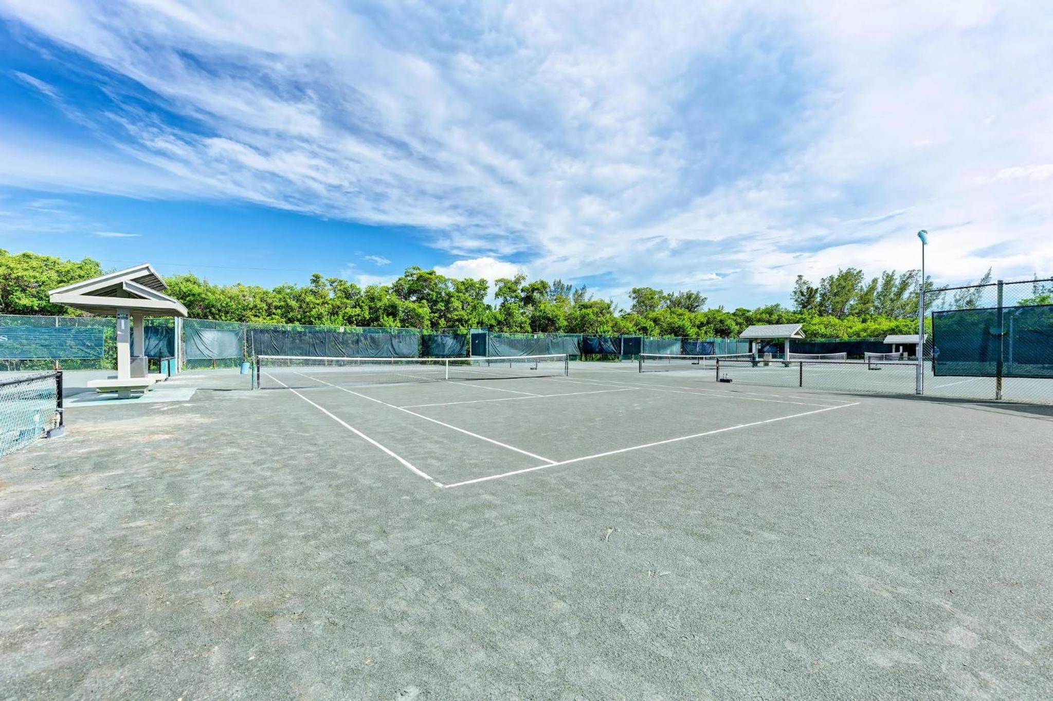 Longboat Key Cedars Beach House-Pet Friendly-2 Minute To The Beach - Property Image 41