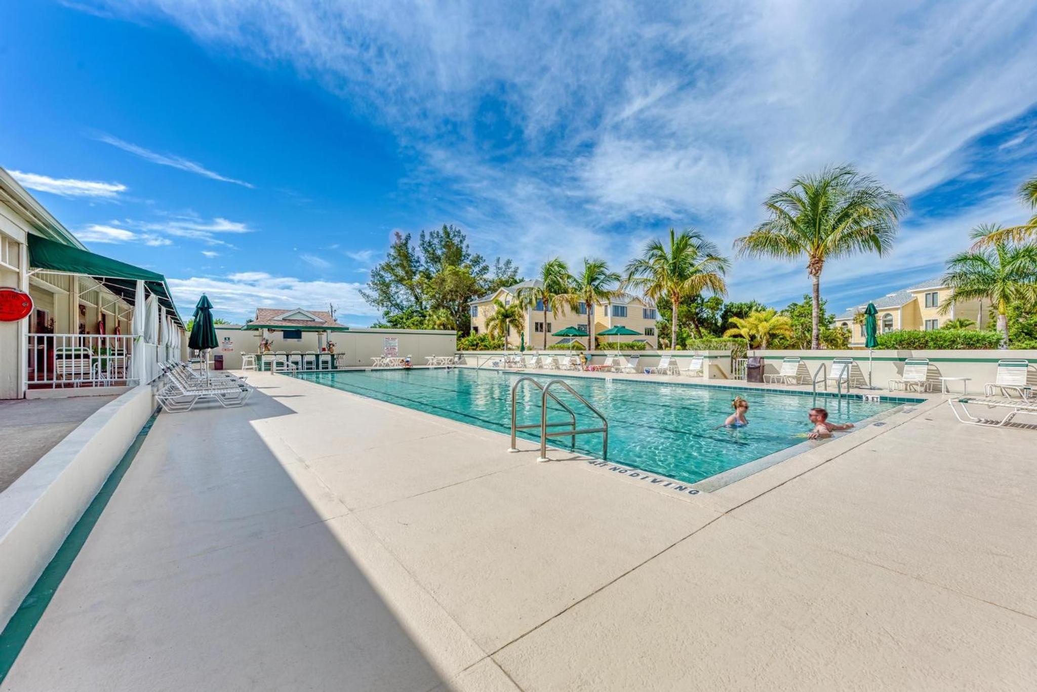 Longboat Key Cedars Beach House-Pet Friendly-2 Minute To The Beach - Property Image 42