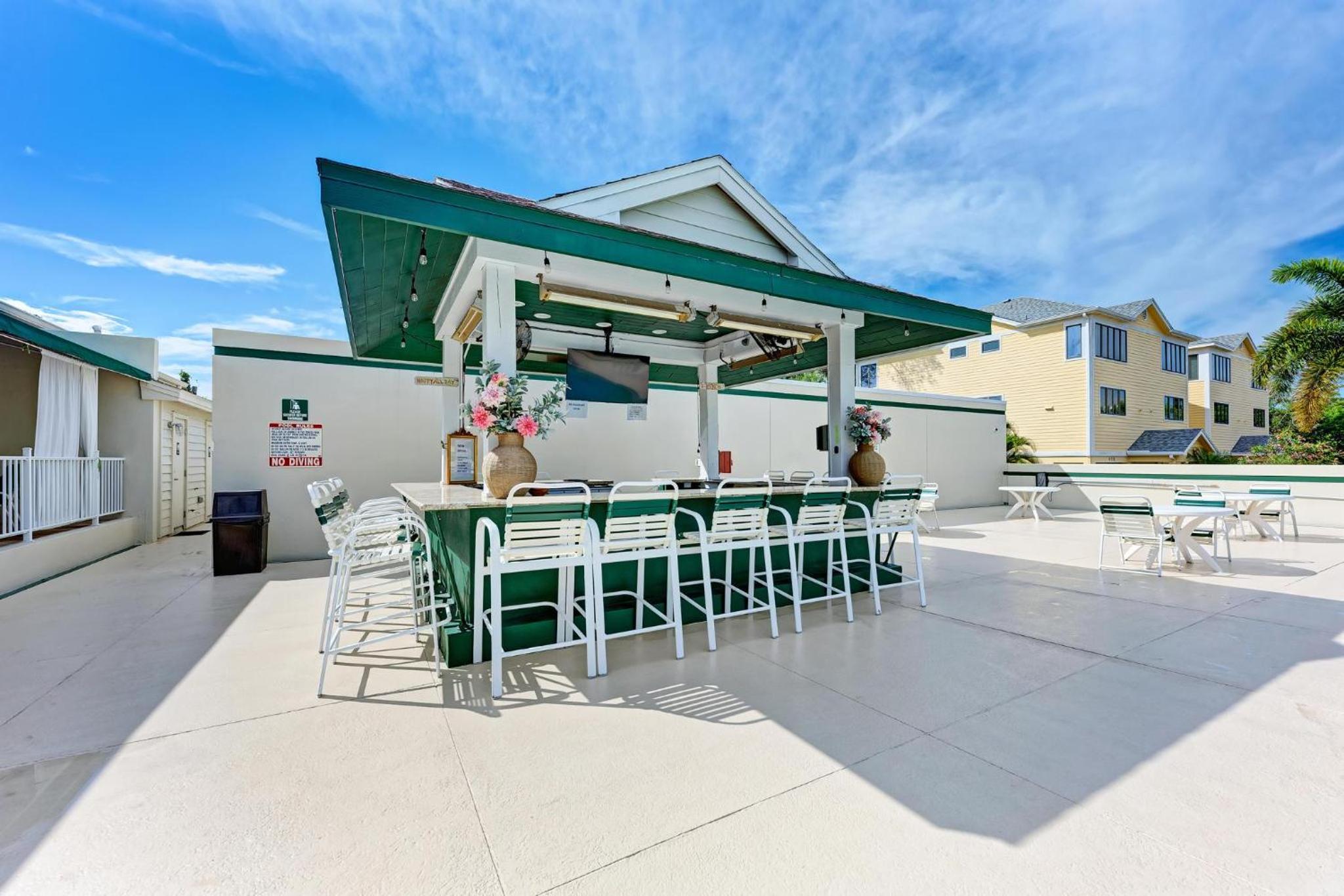 Longboat Key Cedars Beach House-Pet Friendly-2 Minute To The Beach - Property Image 44