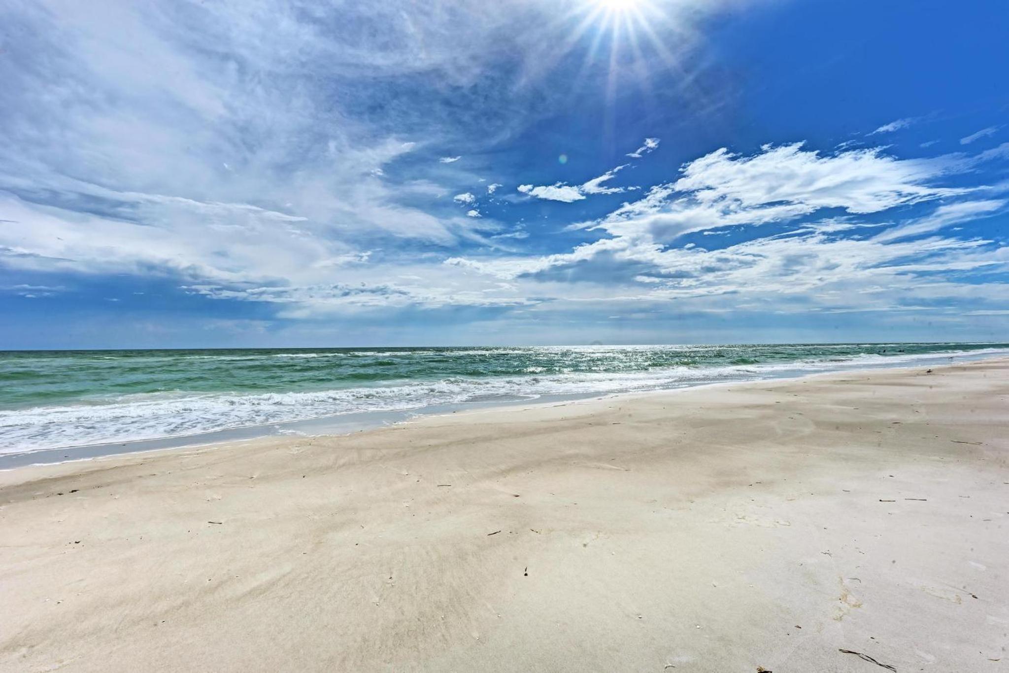Longboat Key Cedars Beach House-Pet Friendly-2 Minute To The Beach - Property Image 53