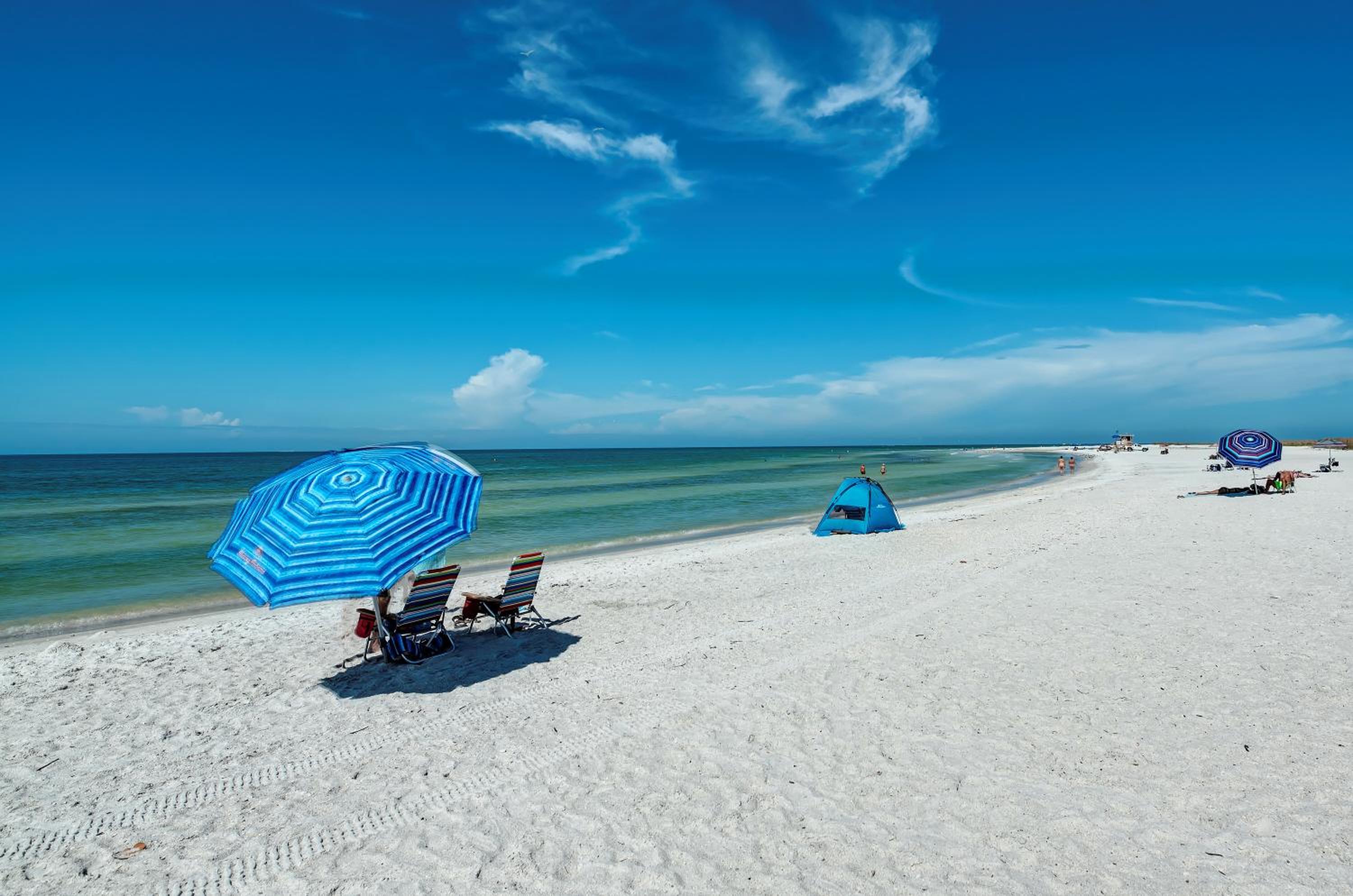 Longboat Key Cedars Beach House-Pet Friendly-2 Minute To The Beach - Property Image 54