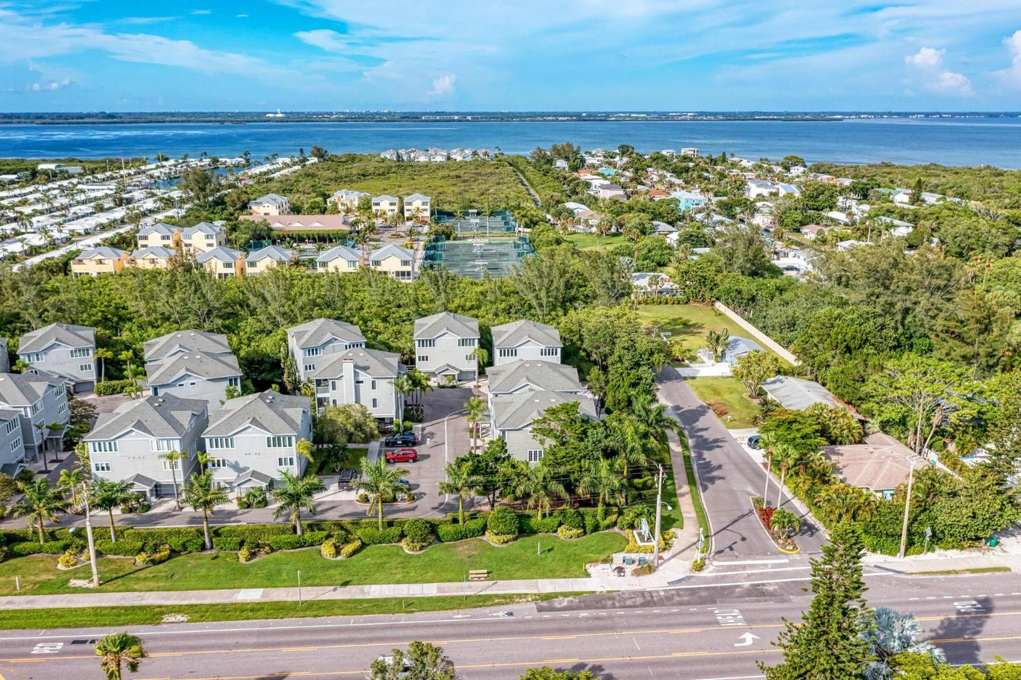 Longboat Key Cedars Beach House-Pet Friendly-2 Minute To The Beach - Property Image 59