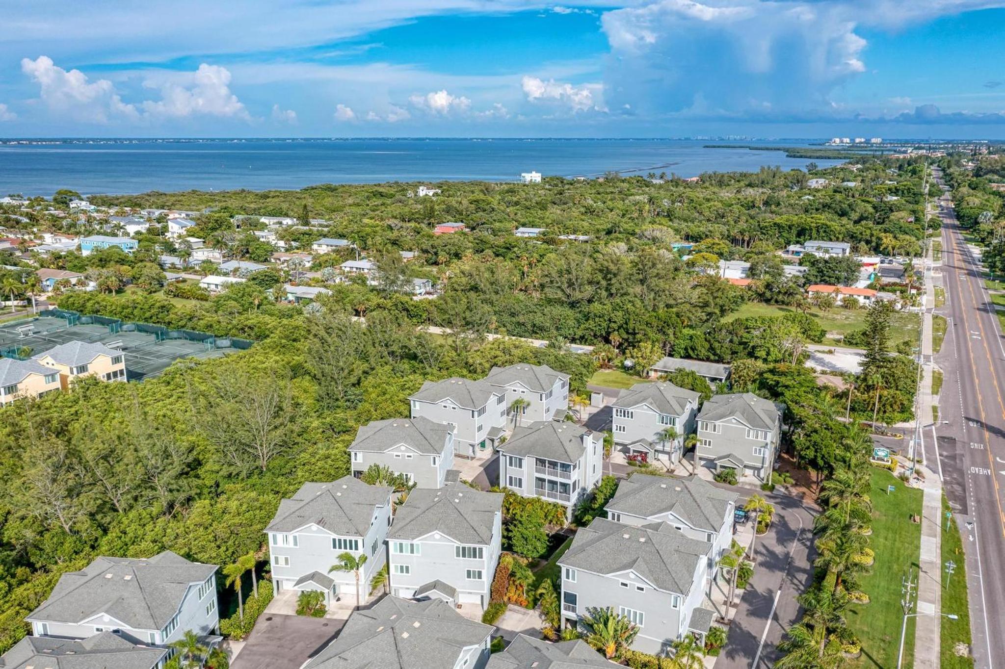 Longboat Key Cedars Beach House-Pet Friendly-2 Minute To The Beach - Property Image 84