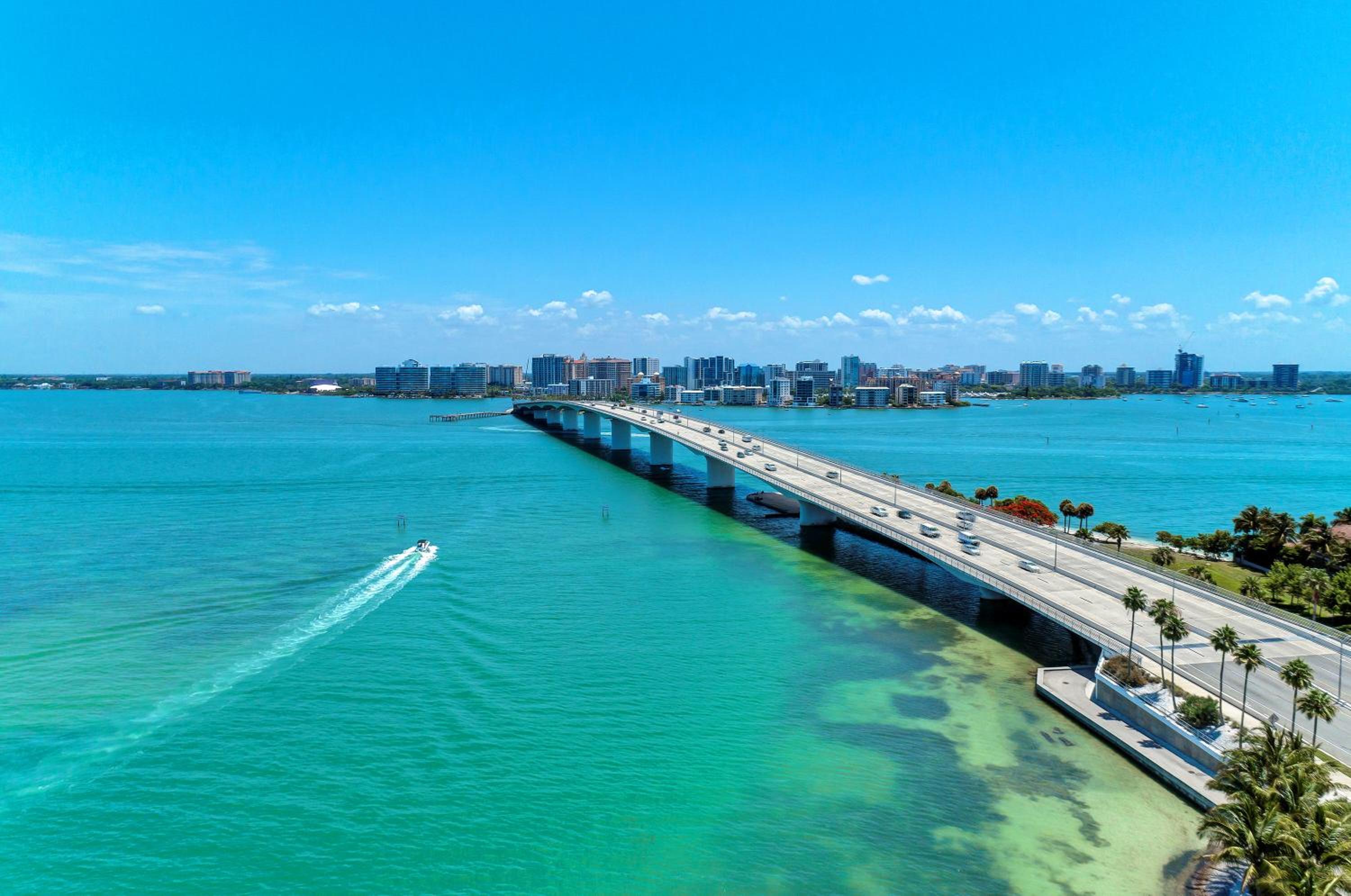 Longboat Key Cedars Beach House-Pet Friendly-2 Minute To The Beach - Property Image 85