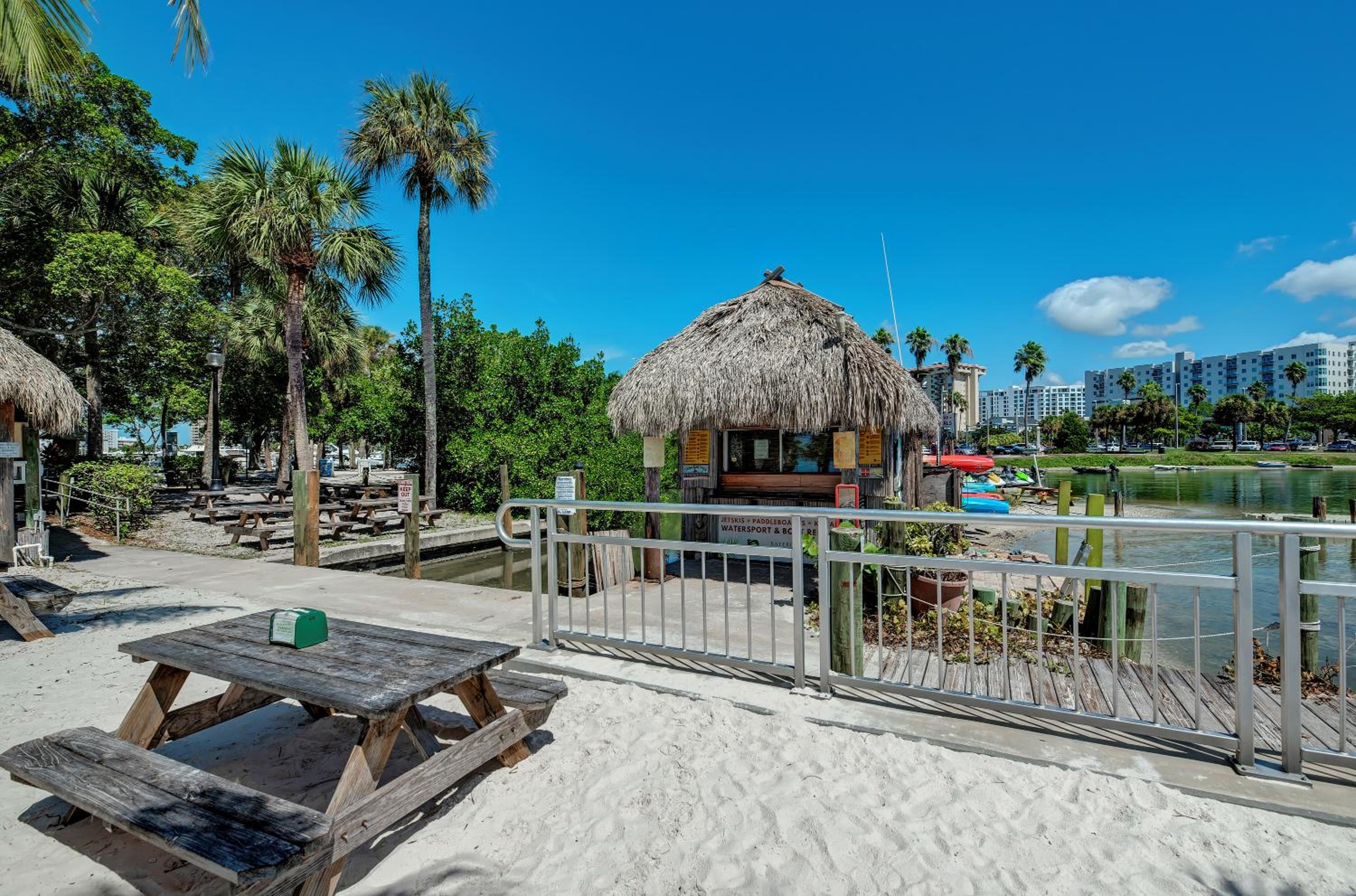 Longboat Key Cedars Beach House-Pet Friendly-2 Minute To The Beach - Property Image 97