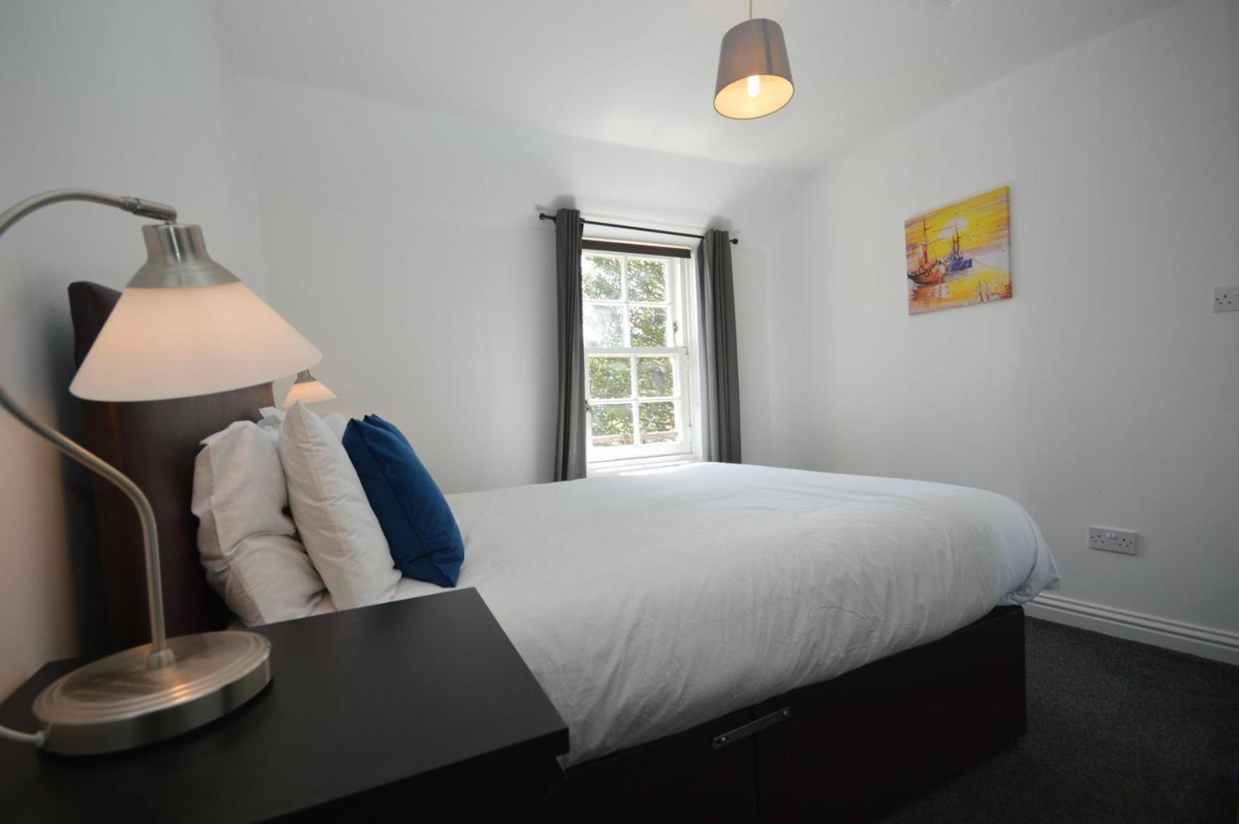 Dolphin Apartment