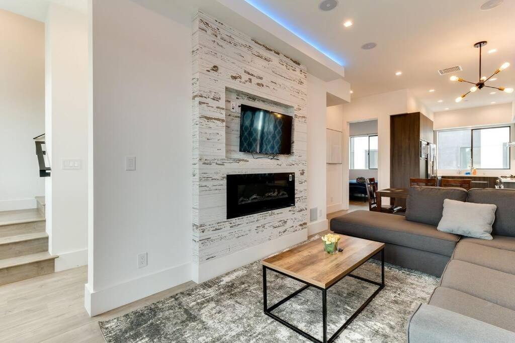 3 Luxury Modern Homes 12 bedrooms & Rooftop Decks